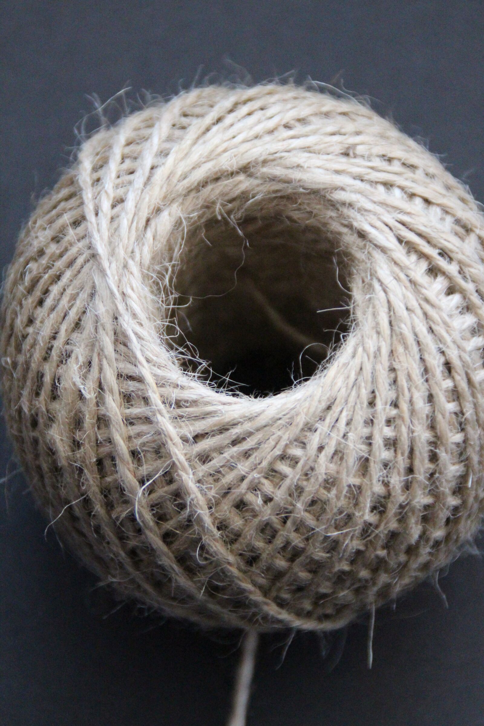 Canon EOS 700D (EOS Rebel T5i / EOS Kiss X7i) sample photo. Ball, jute, rope photography