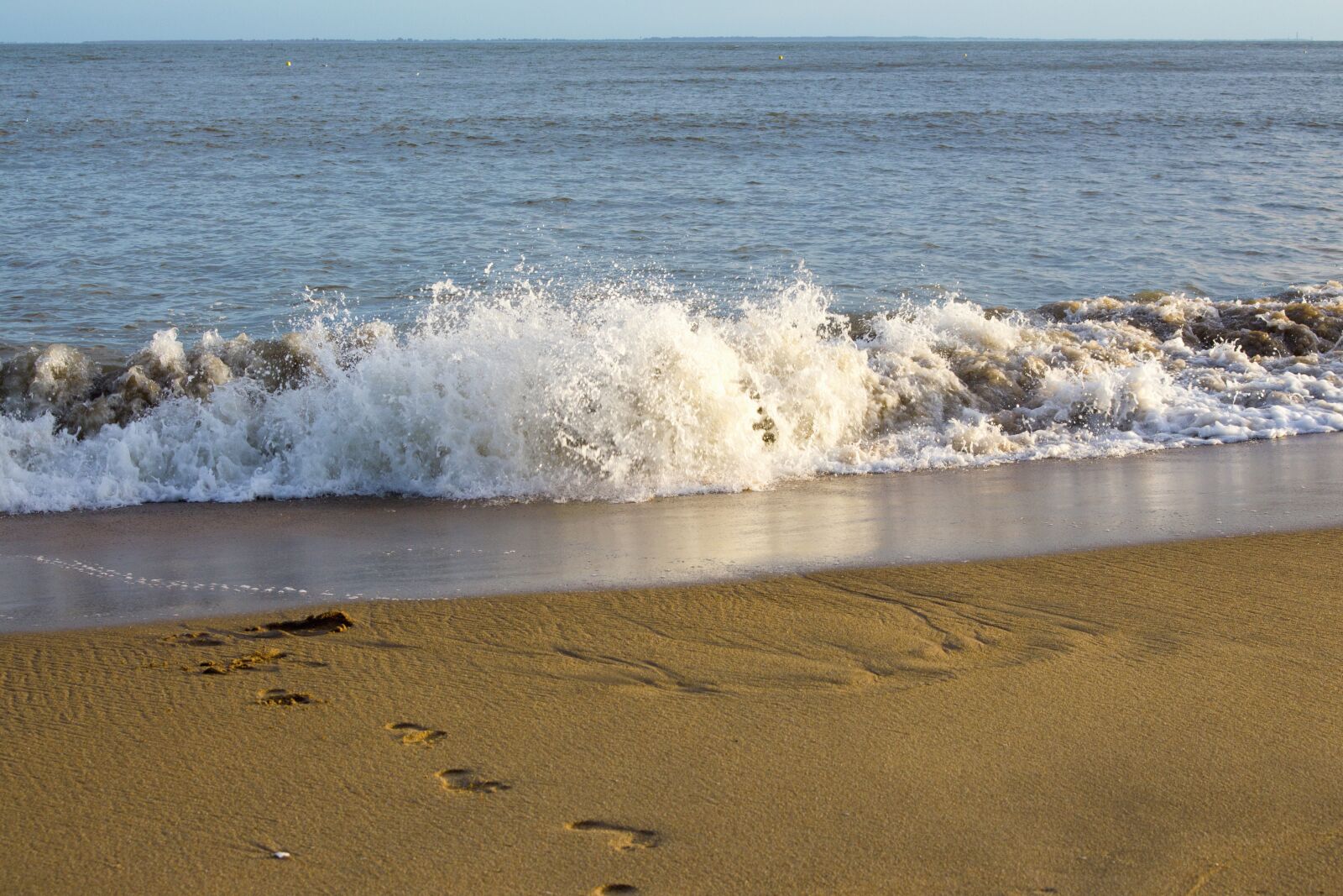 Canon EOS 700D (EOS Rebel T5i / EOS Kiss X7i) sample photo. Beach, surf, sea photography