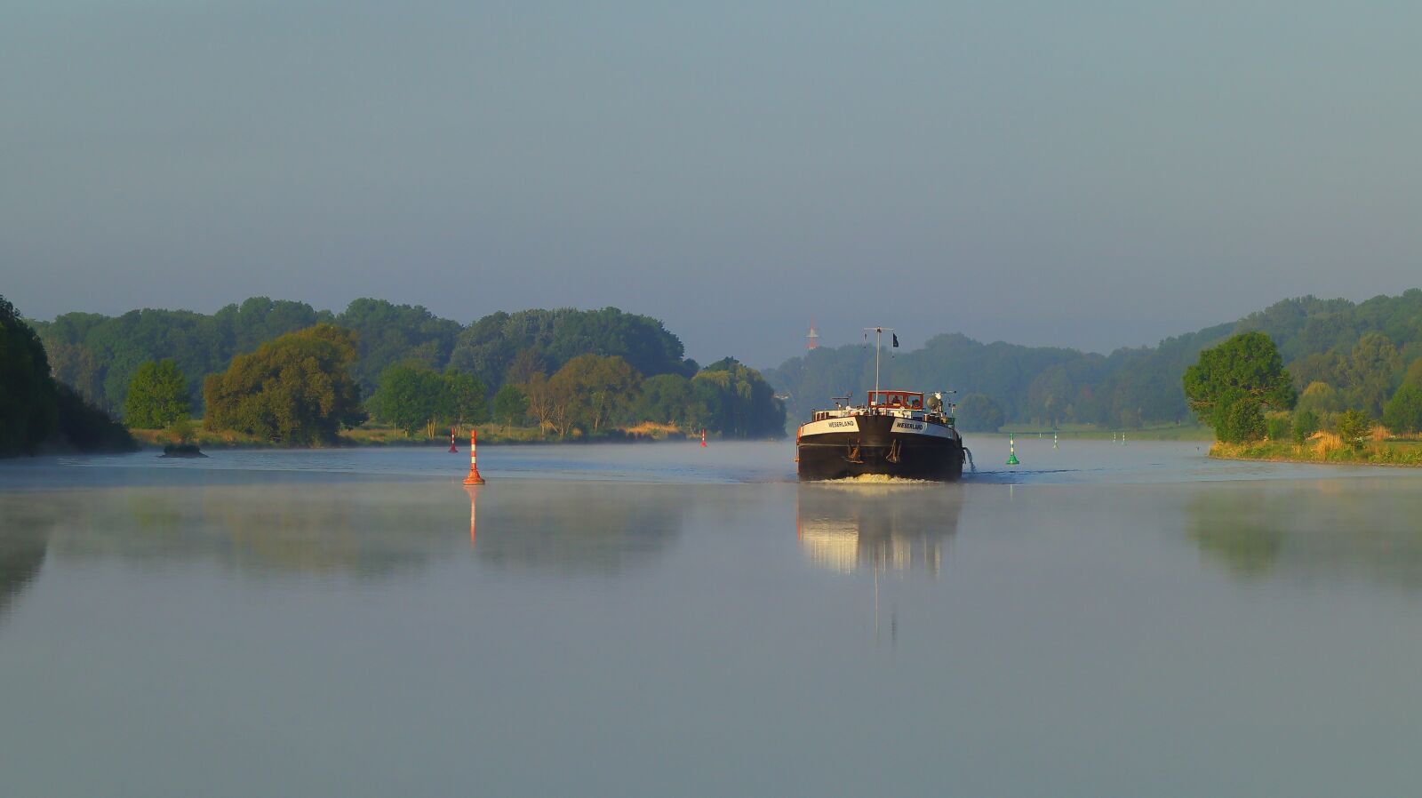 Canon EOS M50 (EOS Kiss M) sample photo. Inland waterway transport, river photography