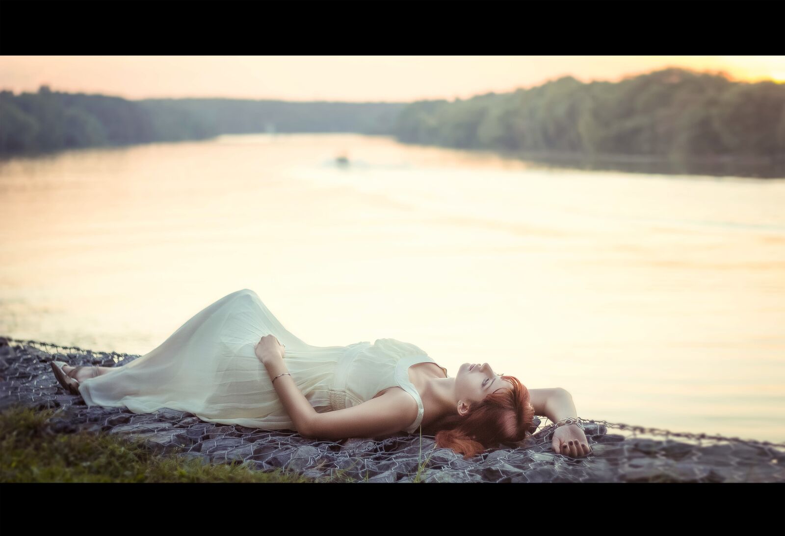 Canon EOS 60D + Canon EF 50mm F1.8 II sample photo. Baby doll, girl, lies photography