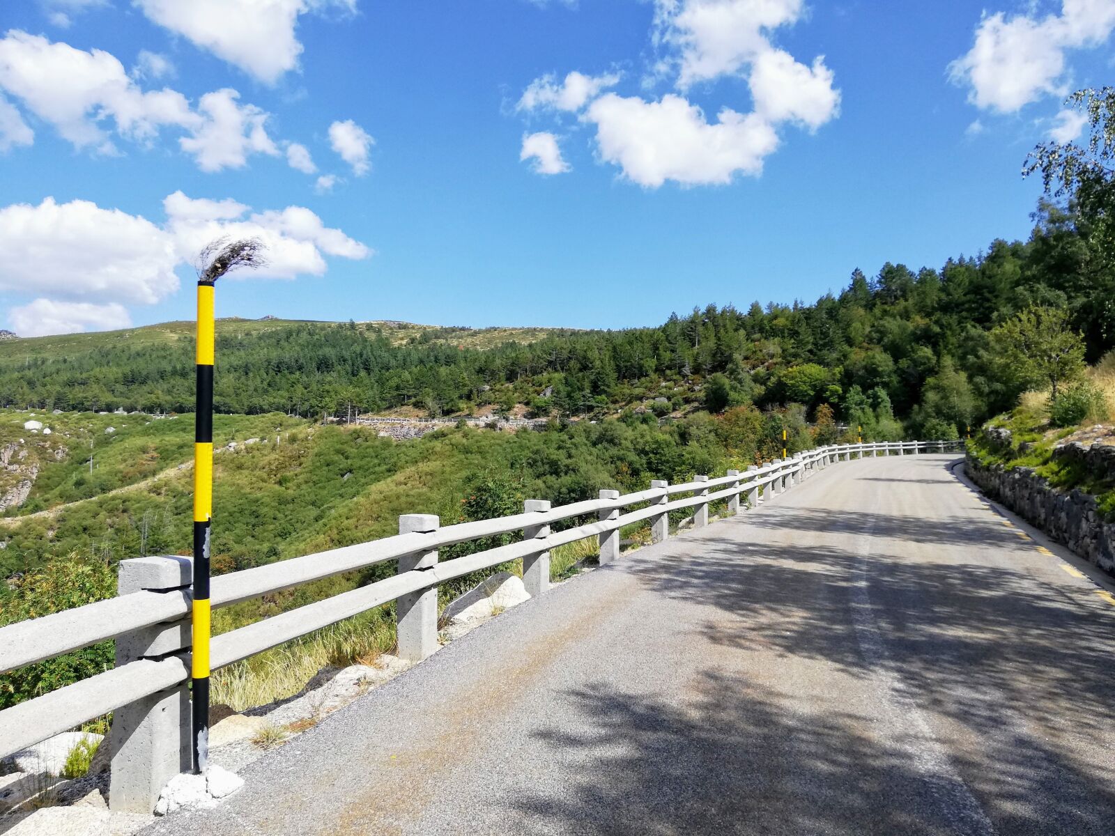 HUAWEI P20 lite sample photo. Mountains, street, route photography