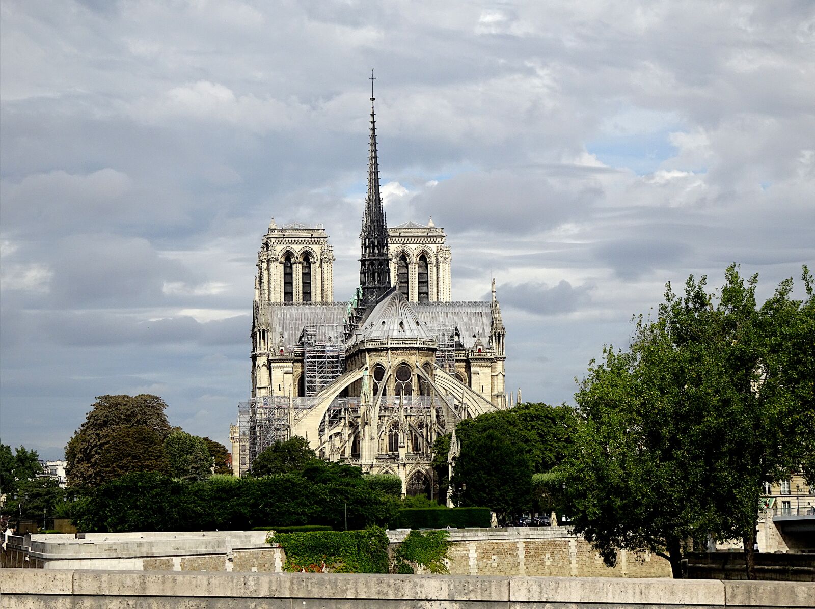 Sony Cyber-shot DSC-HX90V sample photo. Notre-dame, cathedral, catholic photography