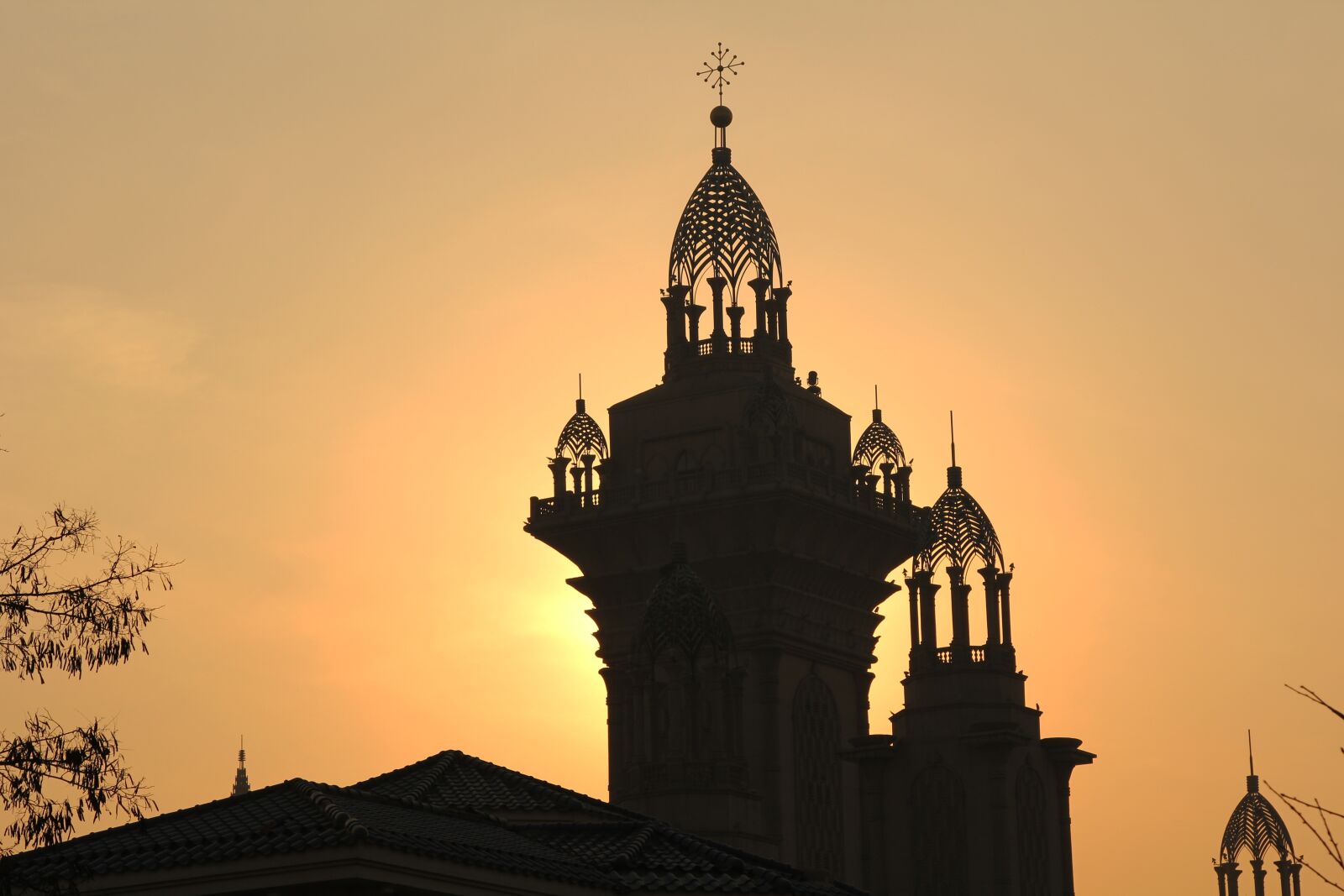 Canon EOS 60D + Canon EF 24-105mm F4L IS USM sample photo. European architecture, light and photography