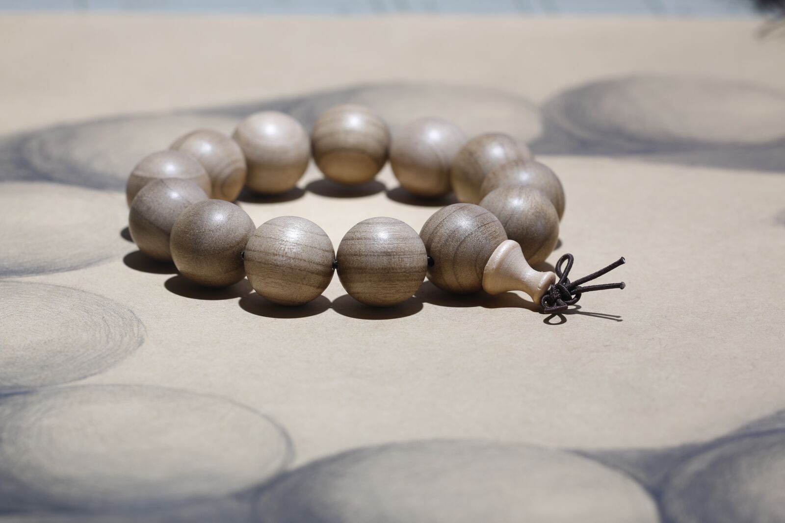 Canon EF 100mm F2.8L Macro IS USM sample photo. Shouzhu, bracelets, jewelry photography