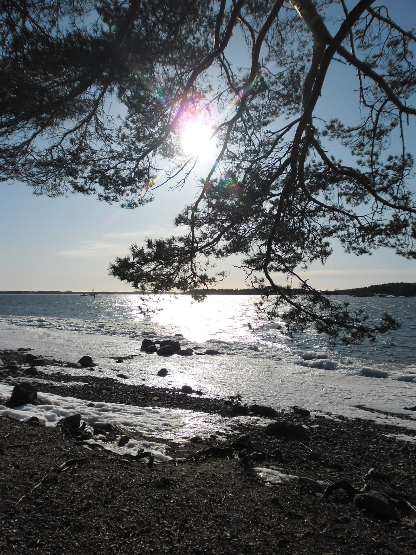 Samsung ES9/ ES8 sample photo. Finland, sun, sea photography