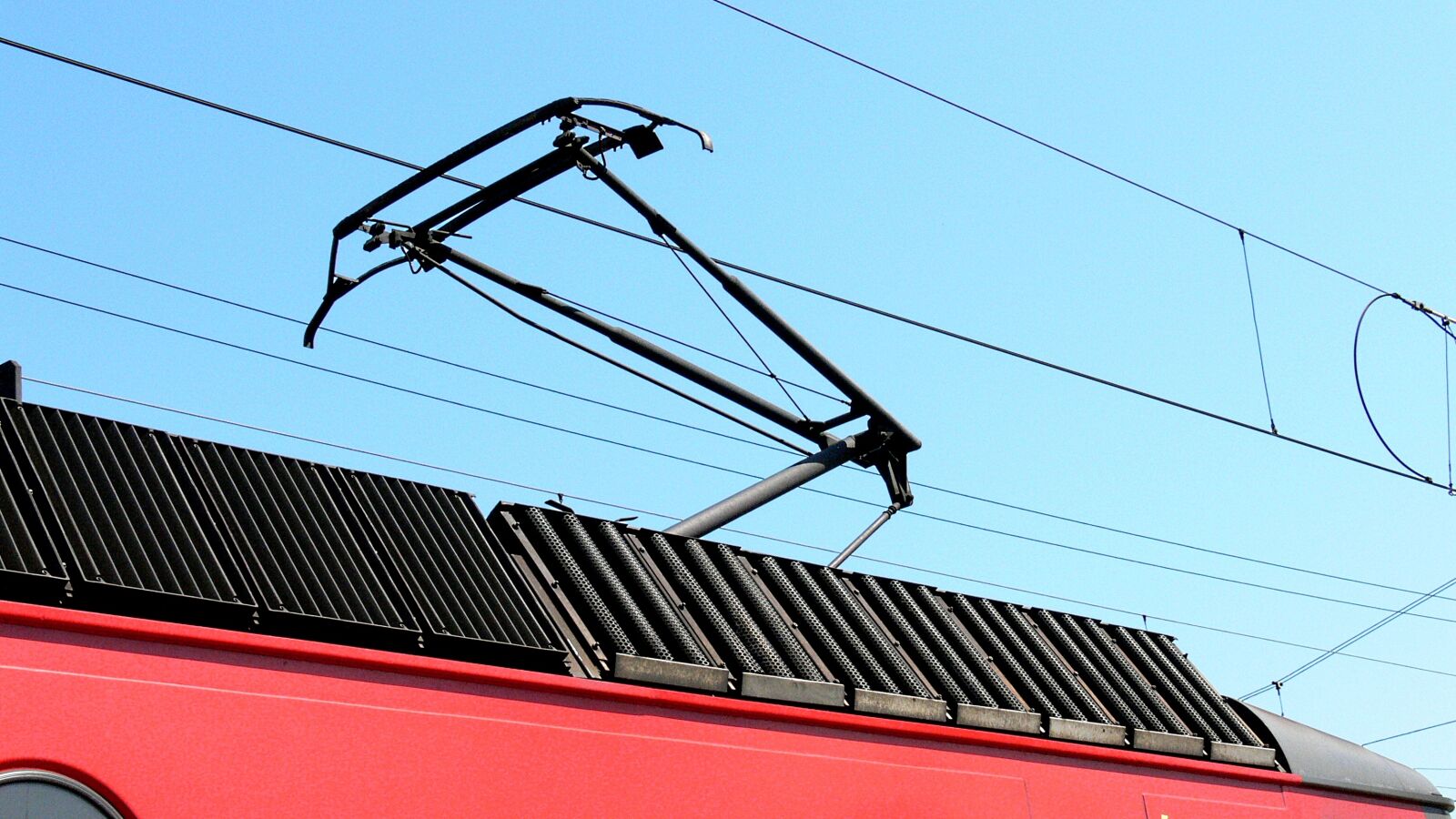Panasonic DMC-FZ30 sample photo. Pantograph, electric locomotive, contact photography