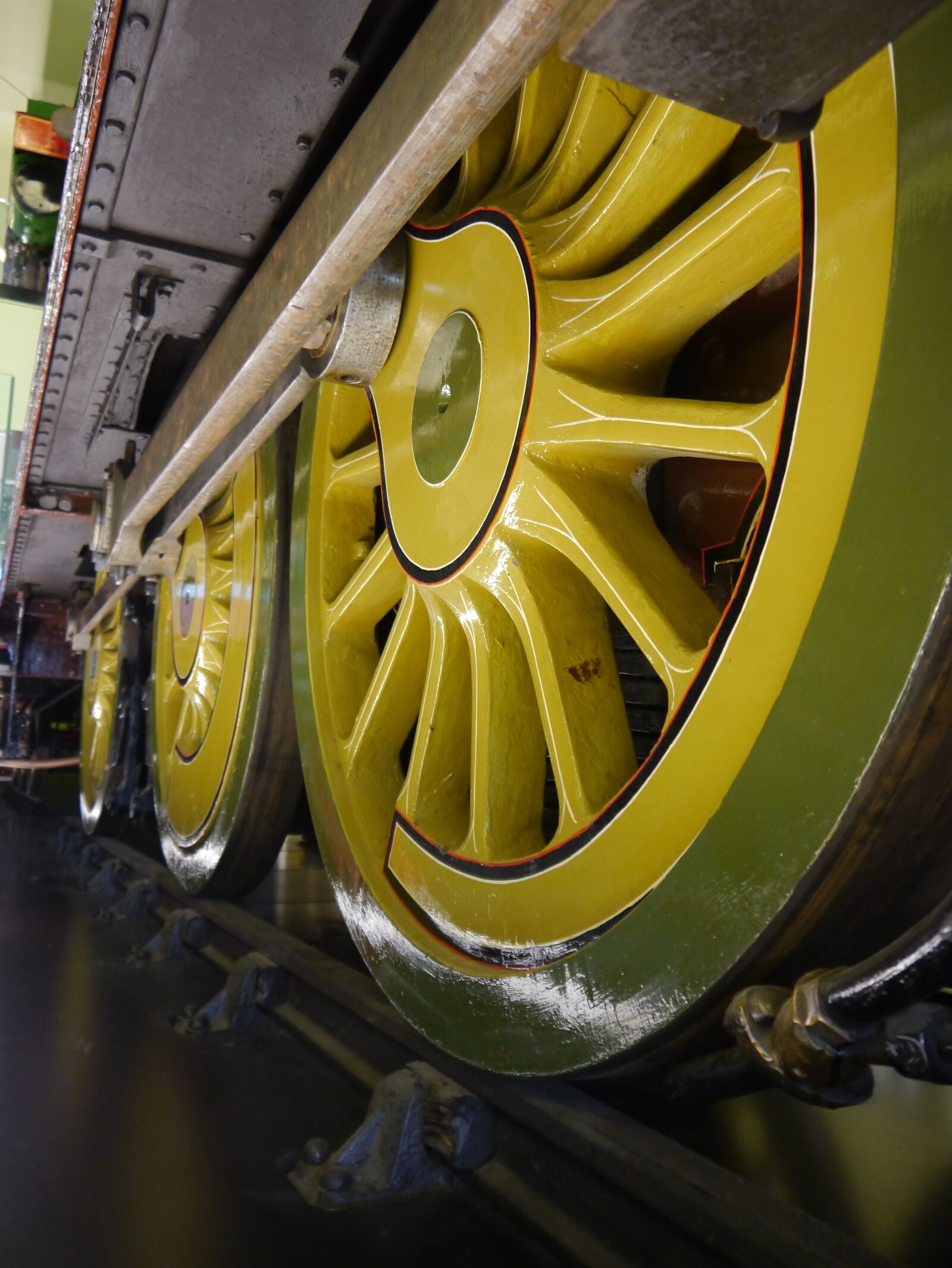 Panasonic Lumix DMC-G3 sample photo. Train, wheel, railroad photography