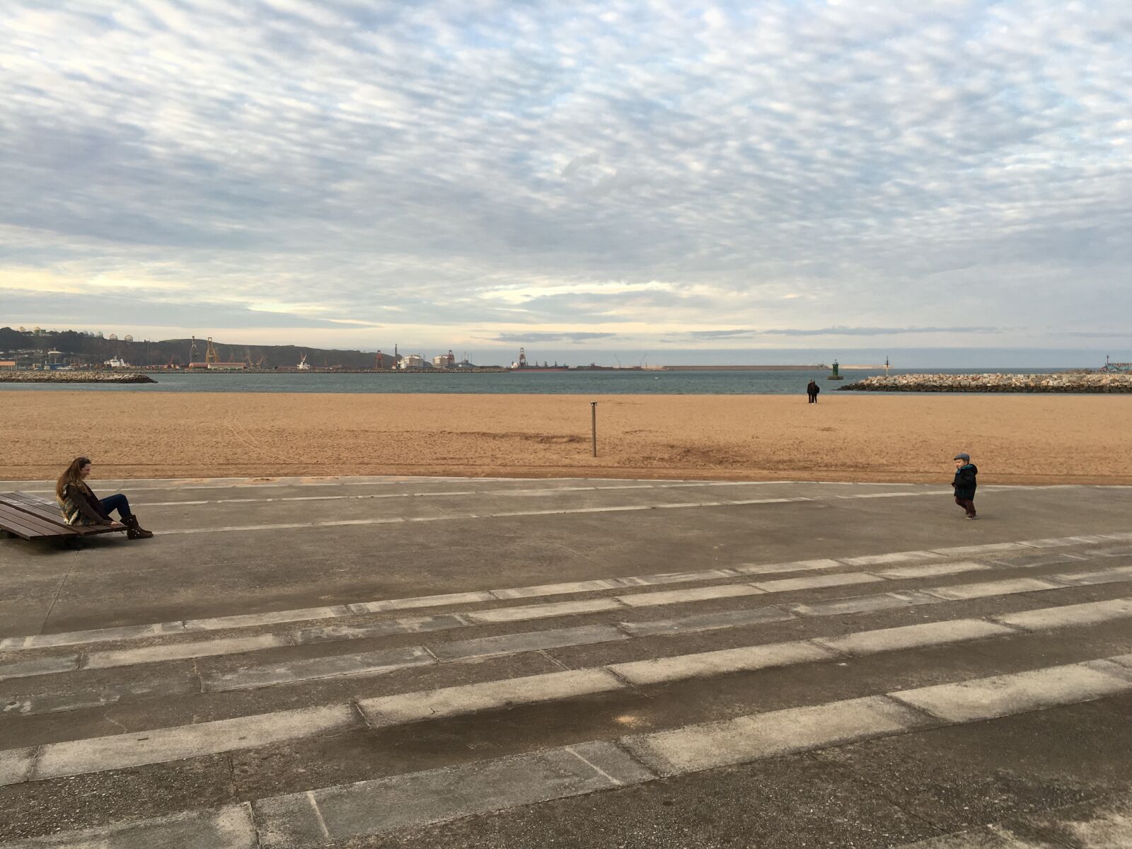Apple iPhone 6s sample photo. Gijón, mother, child photography