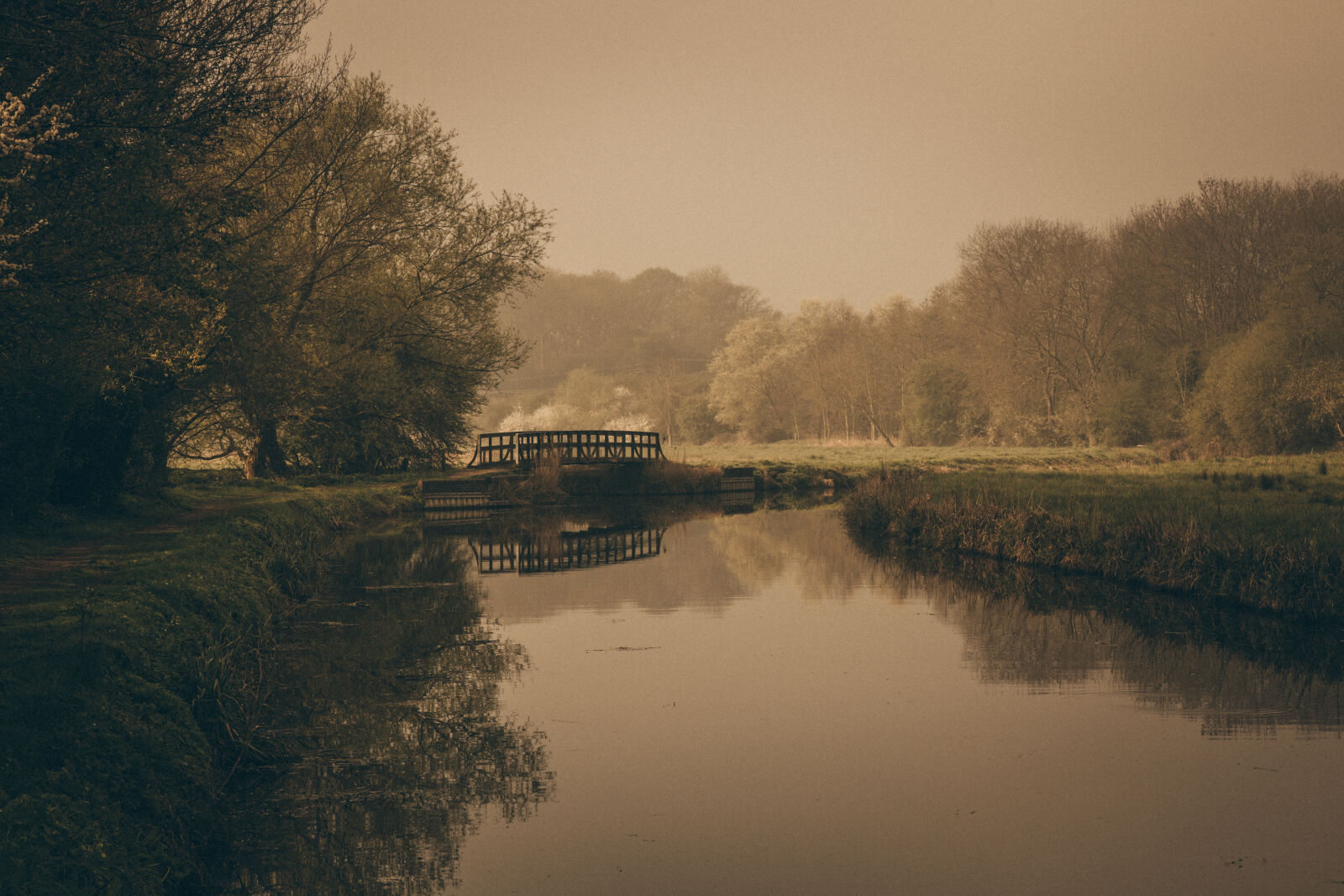 Canon EF 24-105mm F4L IS USM sample photo. Bookcover, british, calm, water photography
