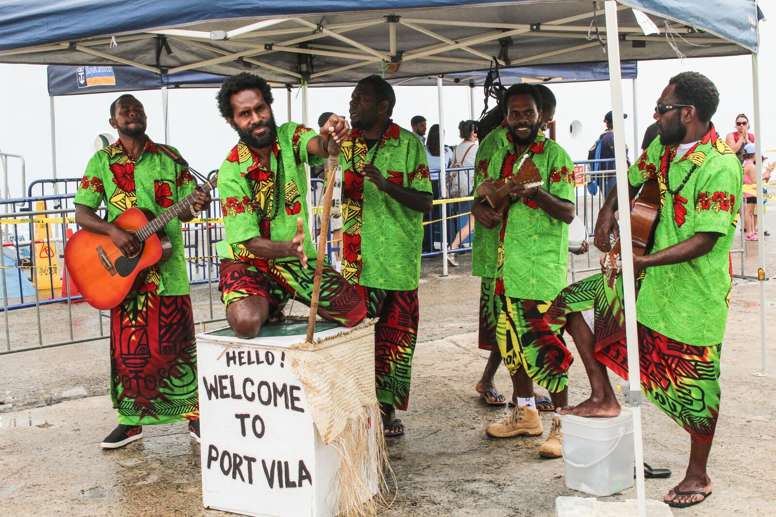 Canon EOS 100D (EOS Rebel SL1 / EOS Kiss X7) sample photo. Vanuatu, music group, south photography