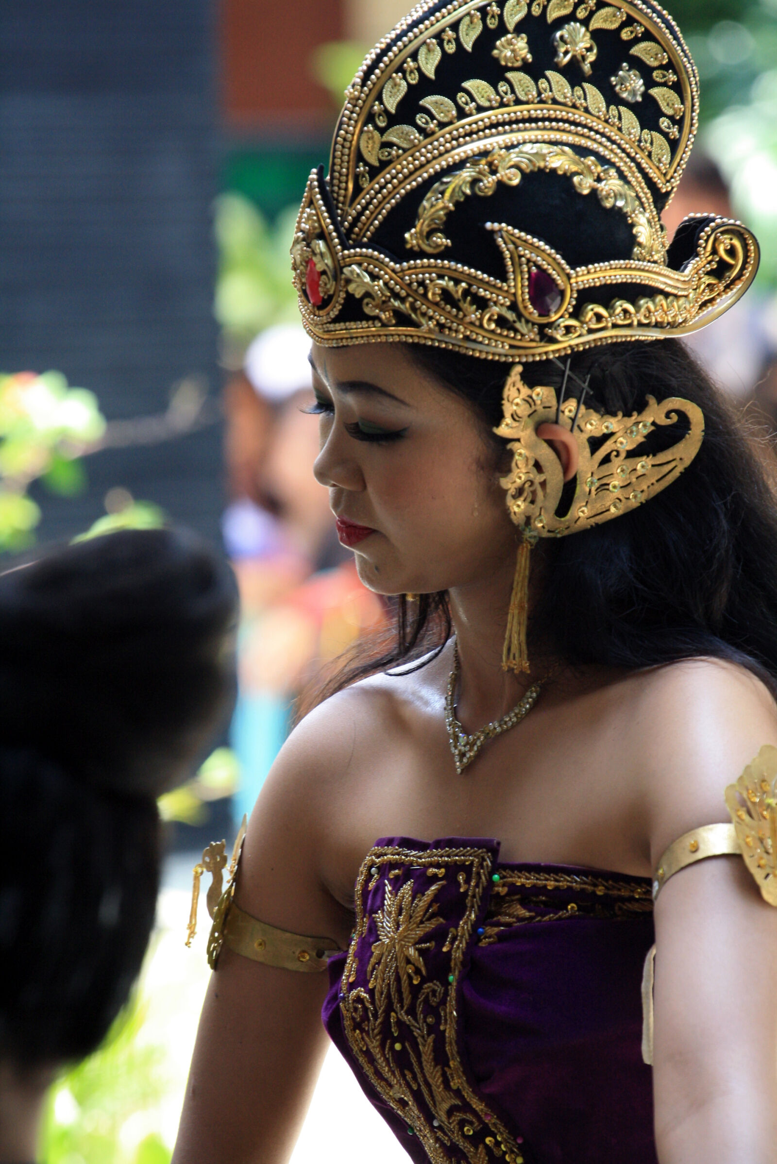 Canon EOS 1000D (EOS Digital Rebel XS / EOS Kiss F) sample photo. Indonesian, traditional, dance, woman photography