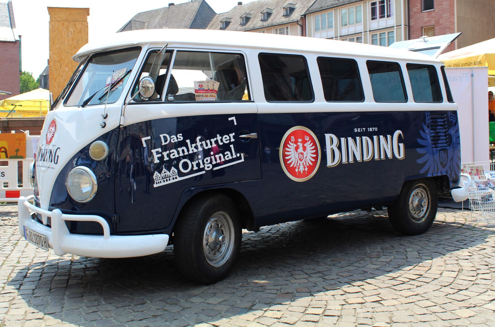 Canon EOS 1300D (EOS Rebel T6 / EOS Kiss X80) sample photo. Vw bus, advertising, transporter photography