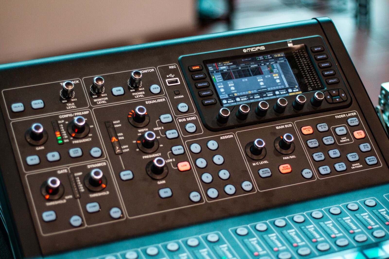 Canon EOS 700D (EOS Rebel T5i / EOS Kiss X7i) sample photo. Audio mixer, console, control photography
