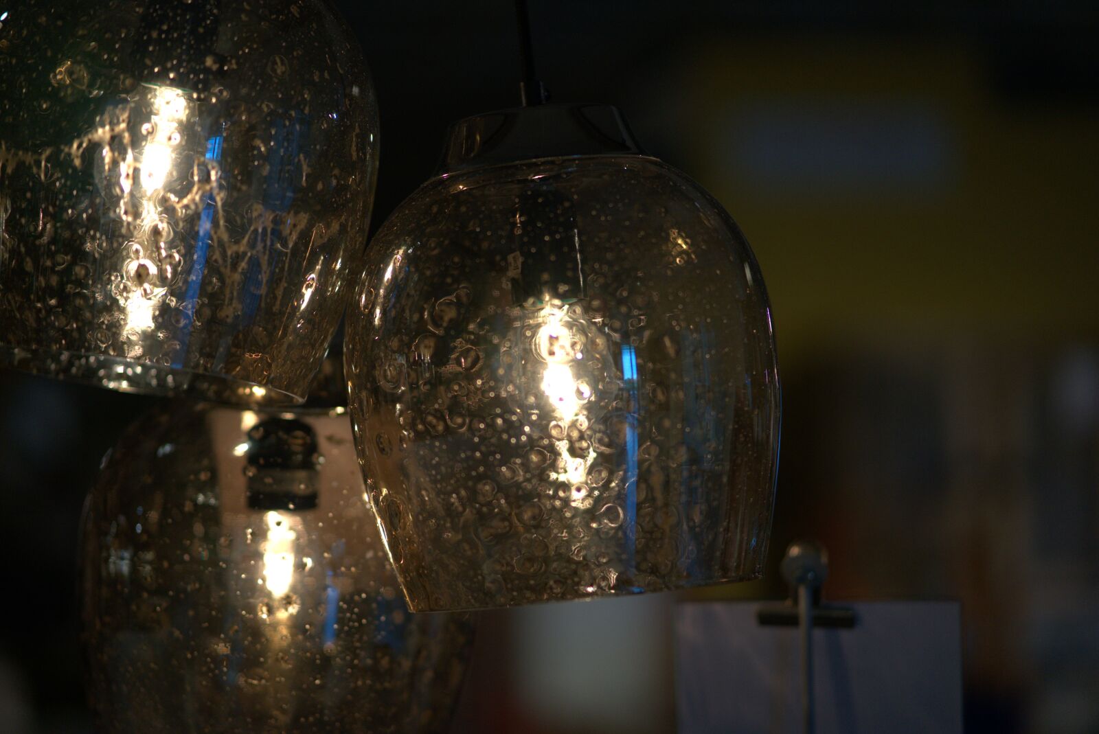 Sony a7 II + Sony FE 85mm F1.8 sample photo. Light, lamp, light bulb photography