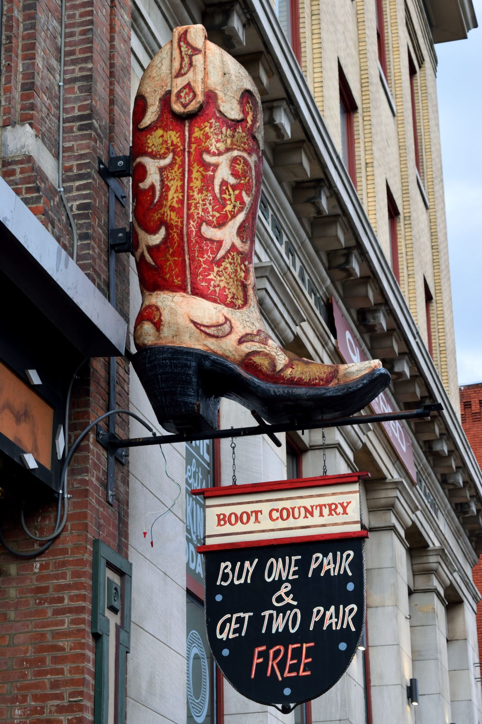 Nikon D3300 sample photo. Boots for sale, sign photography
