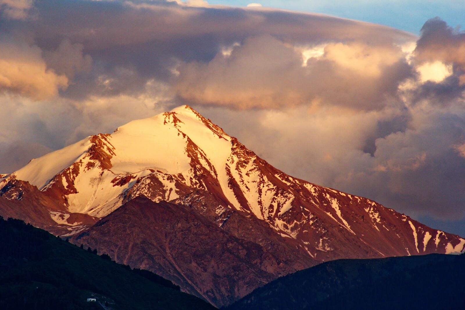 Canon EF75-300mm f/4-5.6 sample photo. Mountain, sky, landscape photography