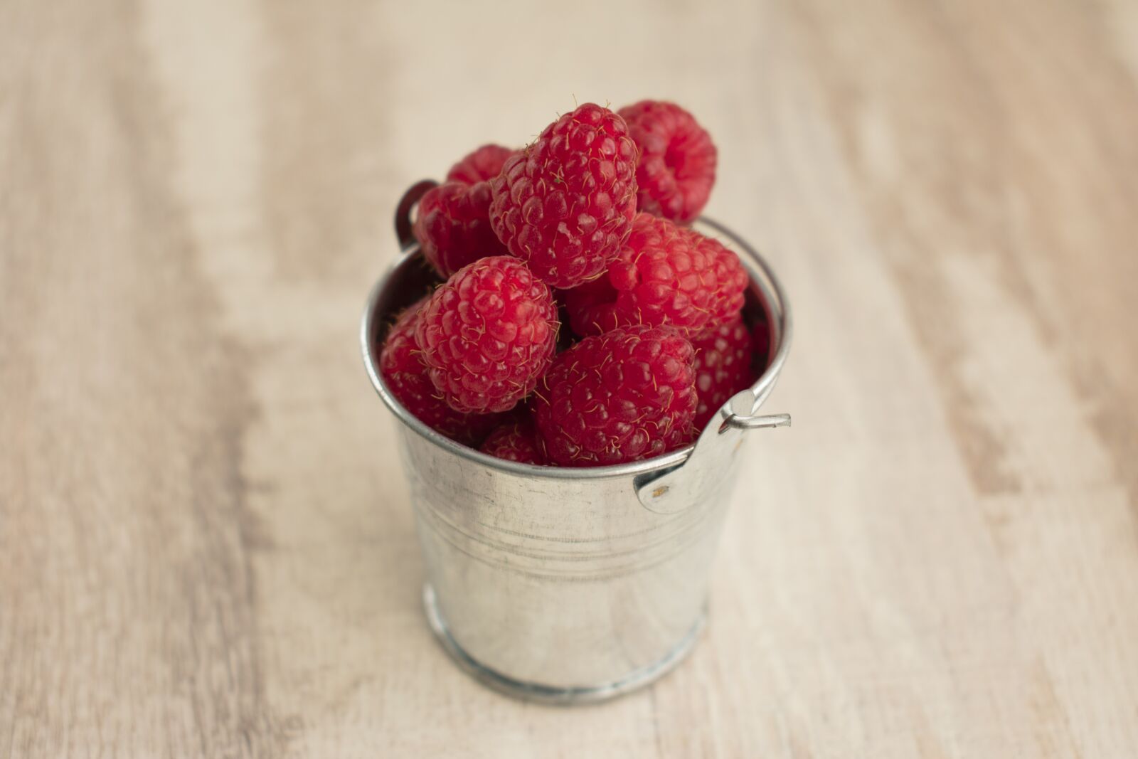Nikon D3400 sample photo. Raspberry, berry, fresh photography