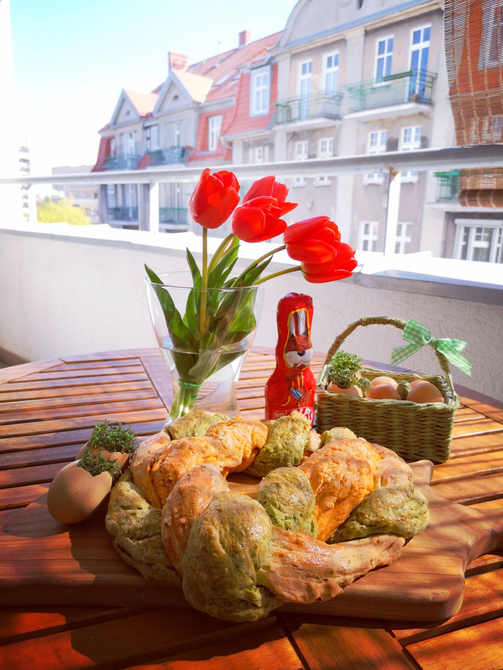 HUAWEI P20 sample photo. Architectural, balcony, easter photography