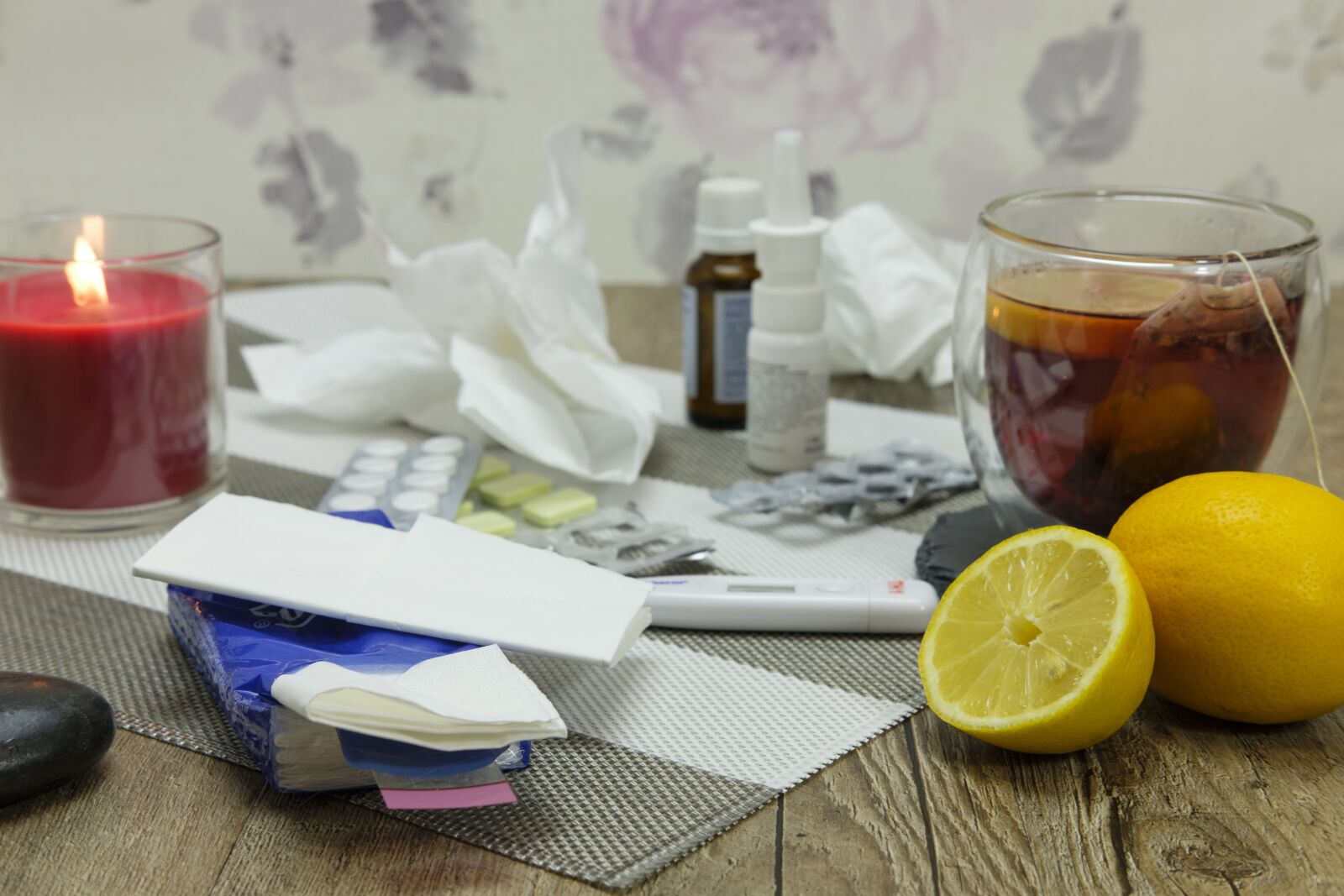 Fujifilm X-T2 + Fujifilm XF 35mm F2 R WR sample photo. Ill, disease, sniff photography