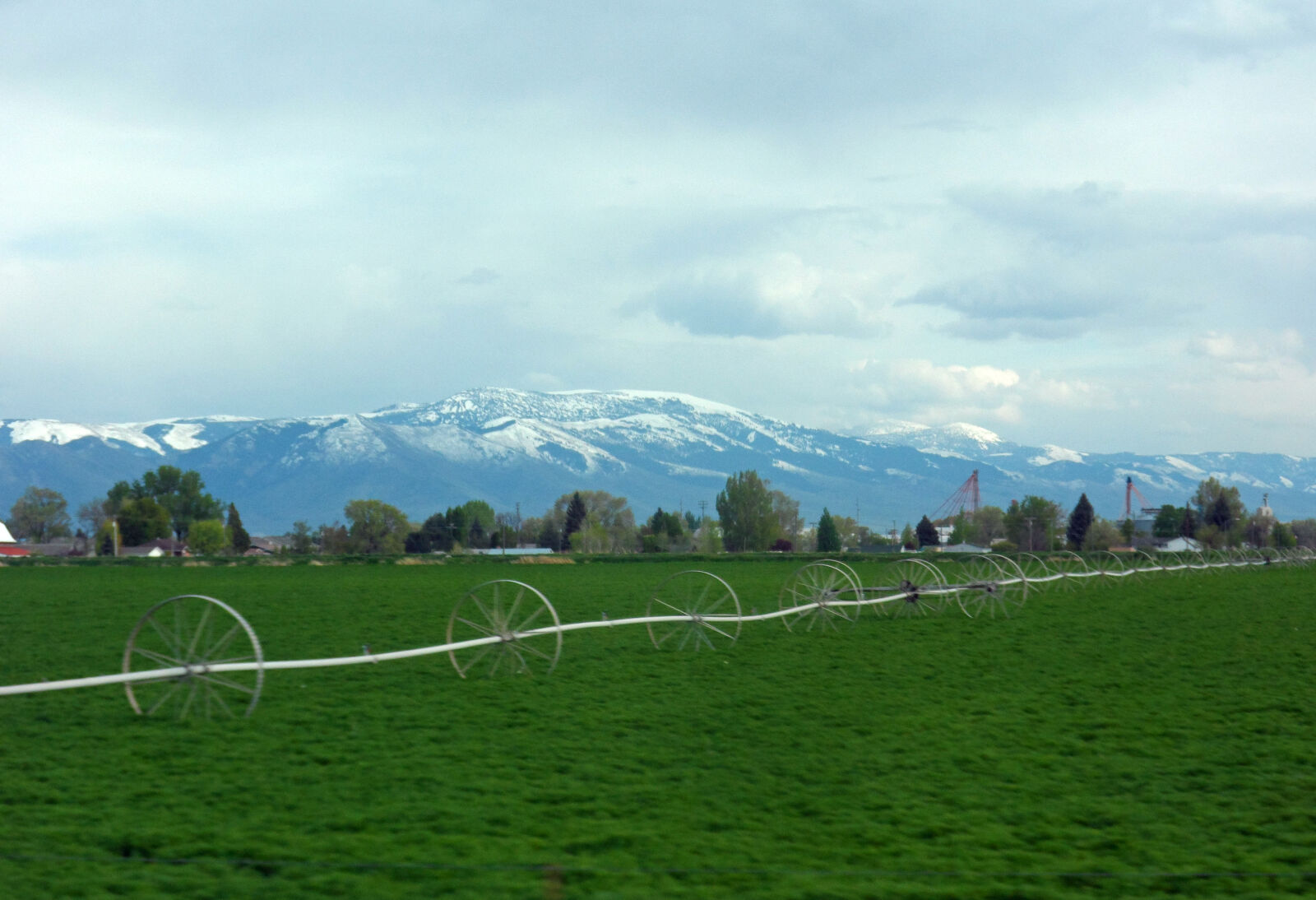 Samsung ST200 / ST200F / ST201 / ST201F / ST205F sample photo. Hay, field, with, mountains photography