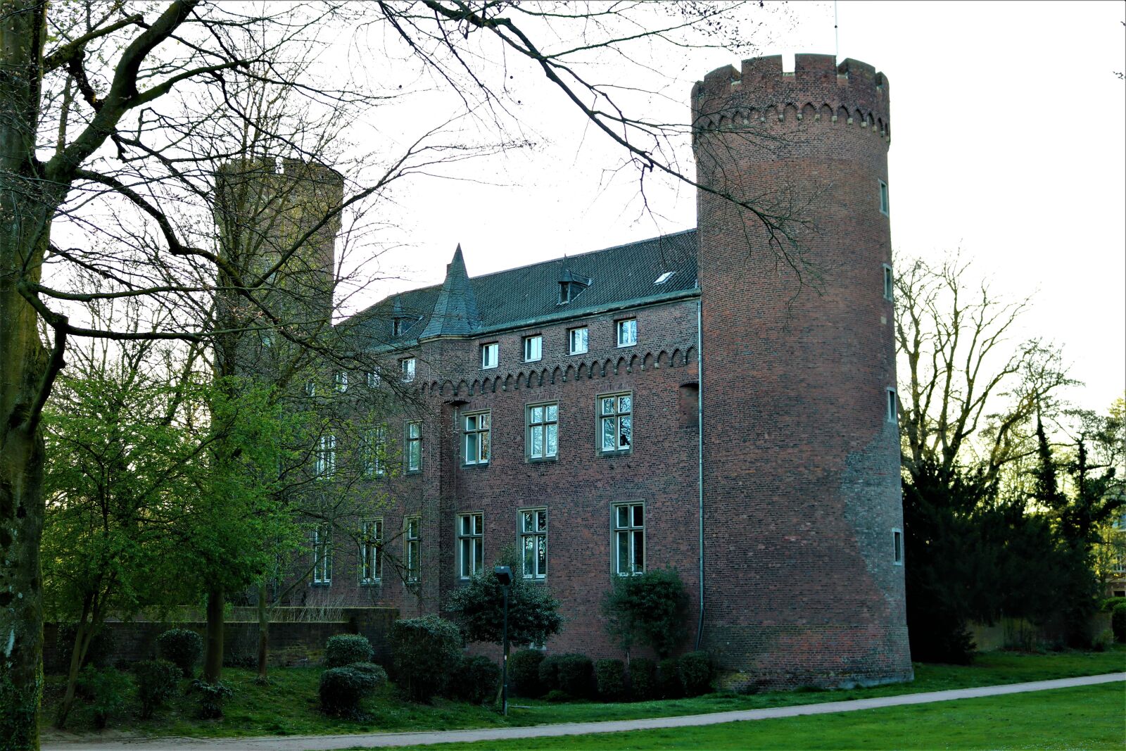 Canon EOS 750D (EOS Rebel T6i / EOS Kiss X8i) sample photo. Kempen, niederrhein, historic center photography