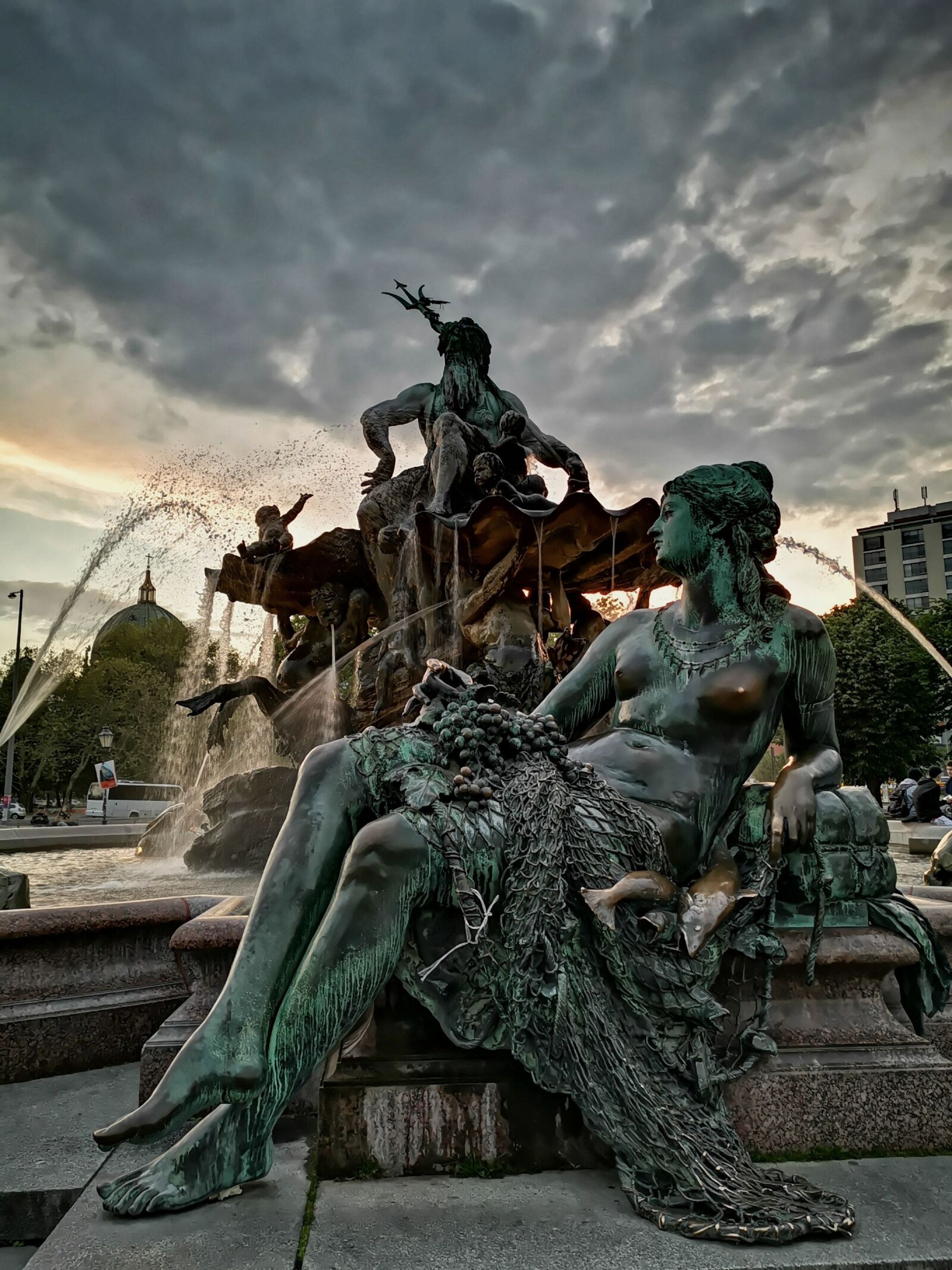 HUAWEI Mate 20 Pro sample photo. Neptunbrunnen, berlin, mystical photography