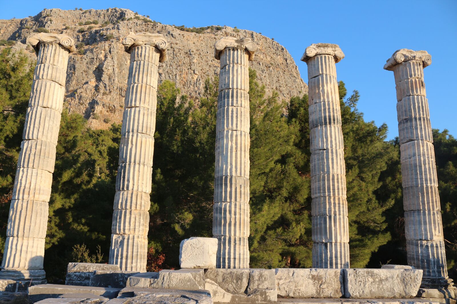 Canon EOS 650D (EOS Rebel T4i / EOS Kiss X6i) sample photo. Priene, archeology, temple photography