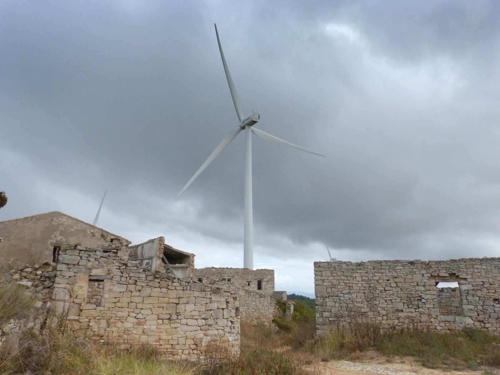 Panasonic DMC-FZ62 sample photo. "Wind turbines, mills, grass" photography