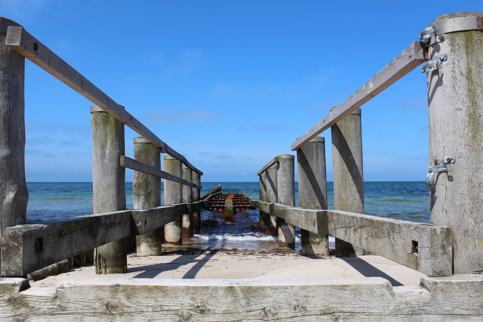 Canon EOS 600D (Rebel EOS T3i / EOS Kiss X5) sample photo. Baltic sea, web, beach photography
