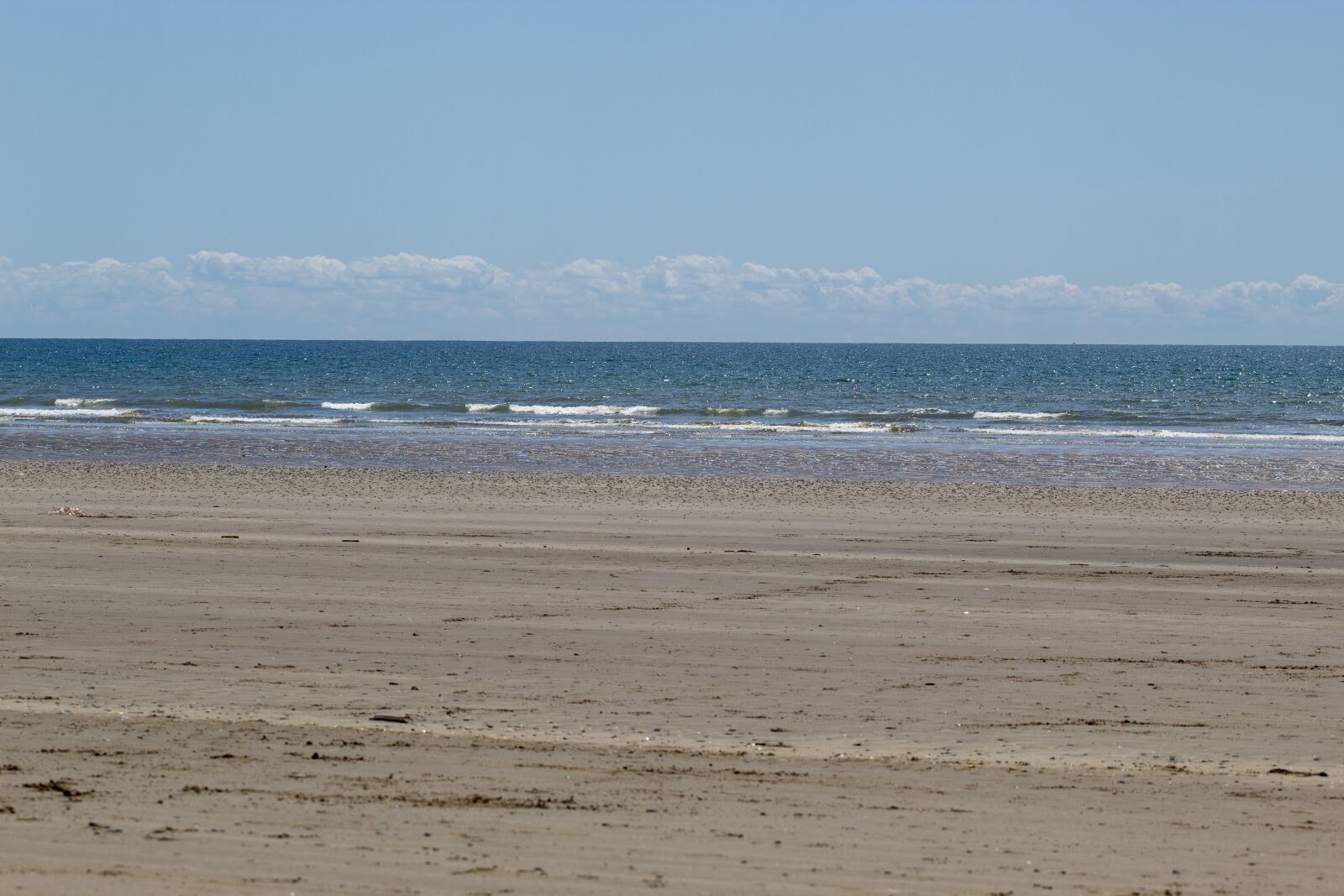 Canon EF 70-200mm F4L USM sample photo. Beach, sand, water photography