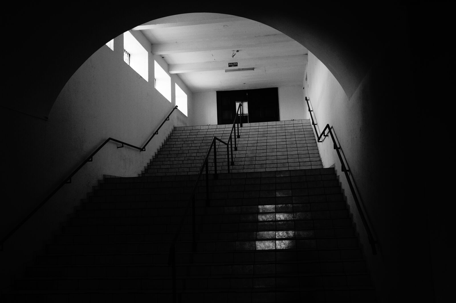 Sony Alpha a3000 + Sony E 18-55mm F3.5-5.6 OSS sample photo. Ladder, stairway, urban photography