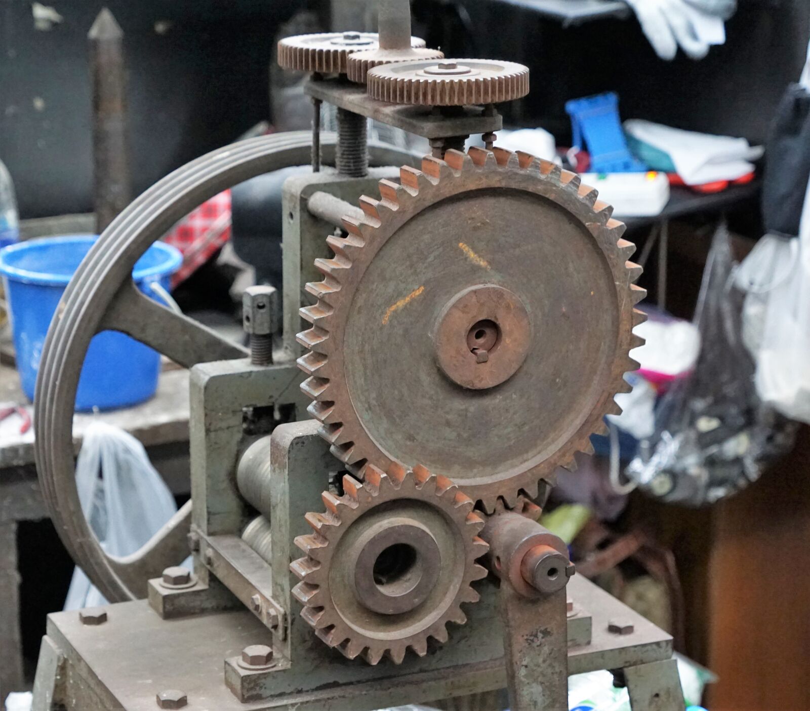 Sony ILCA-77M2 + Sony DT 16-50mm F2.8 SSM sample photo. Motor, gear, machine photography