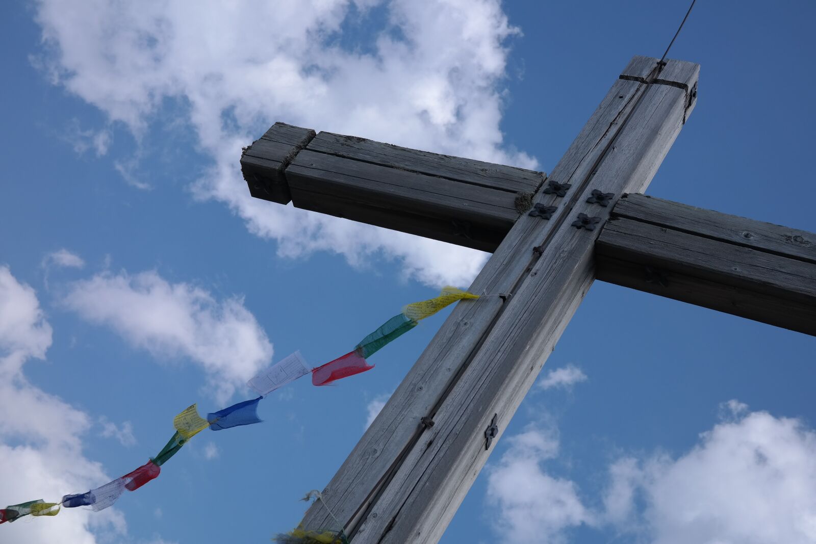 Samsung NX300 sample photo. Summit cross, cross, top photography