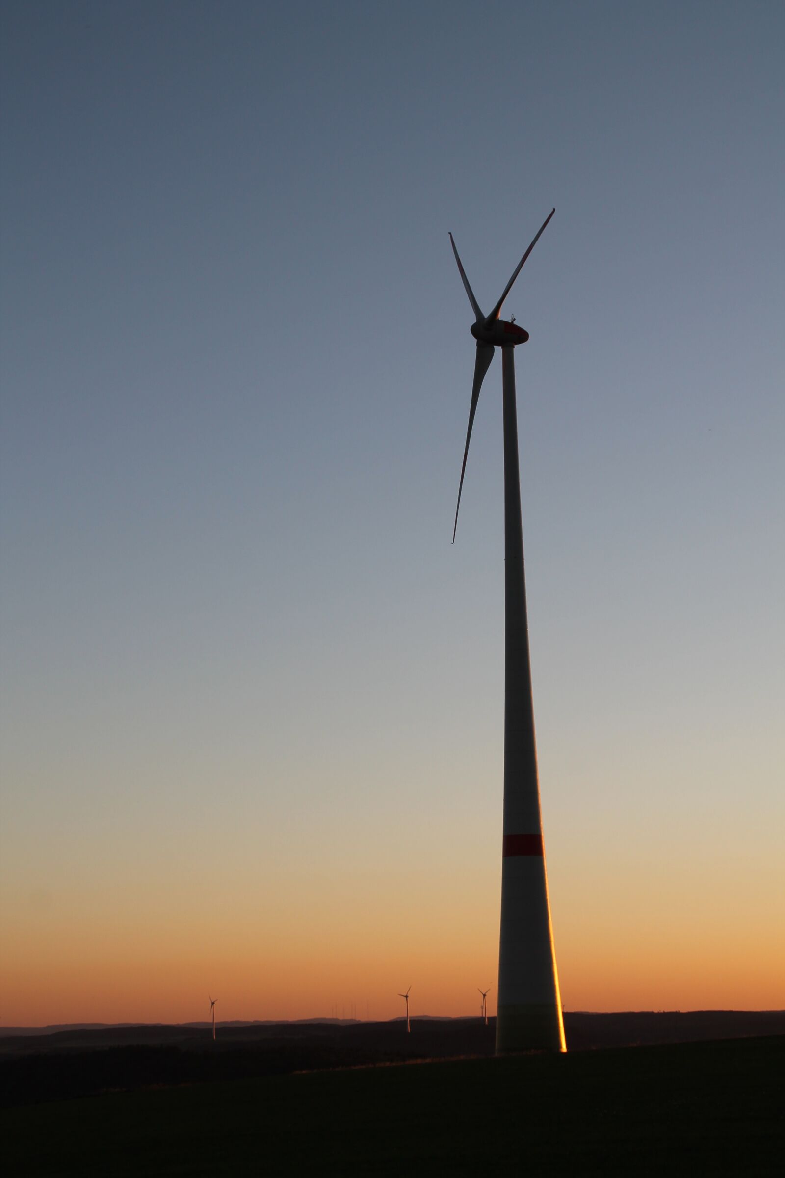 Canon EOS 1100D (EOS Rebel T3 / EOS Kiss X50) sample photo. Wind turbine, wind, sunset photography