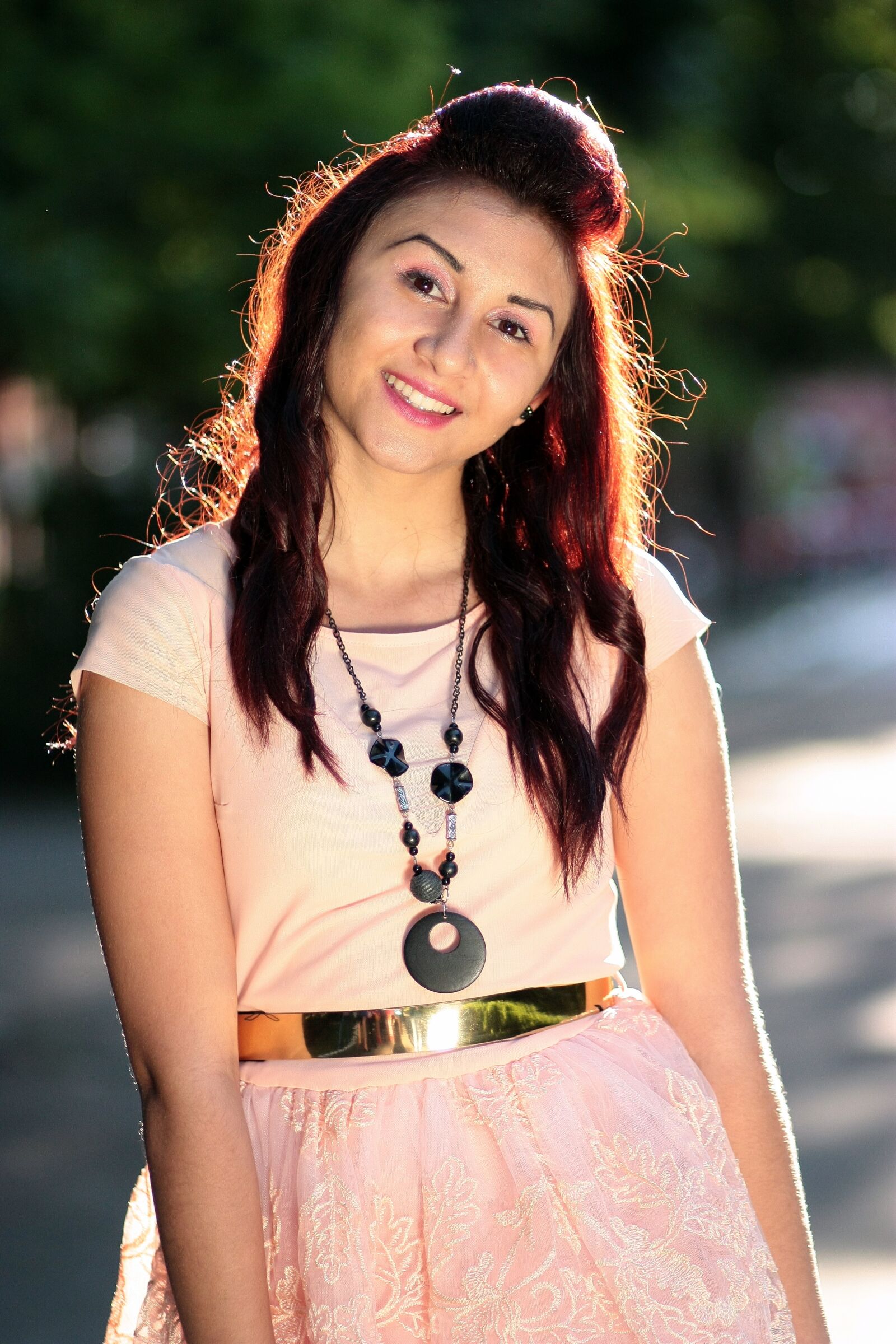 Canon EOS 450D (EOS Rebel XSi / EOS Kiss X2) sample photo. Girl, long hair, brown photography