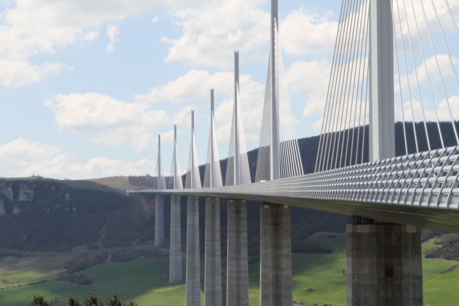 Canon EOS 7D sample photo. Bridge, clouds, design photography