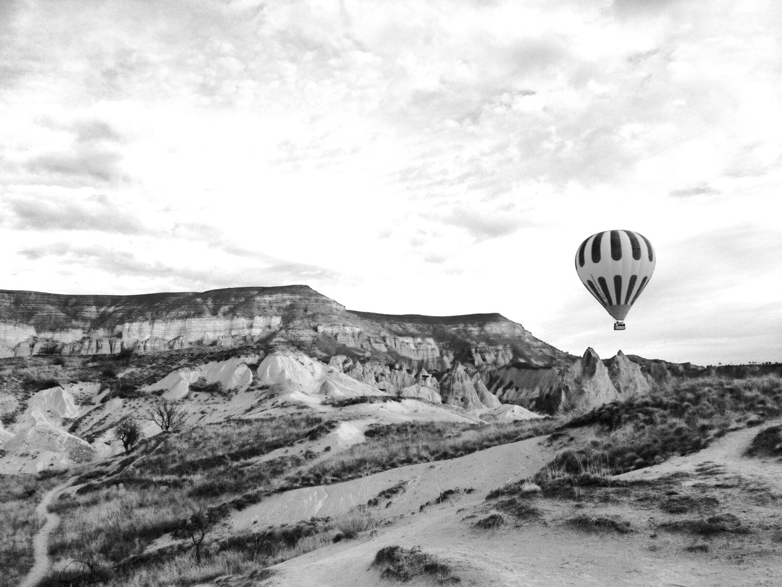 Apple iPhone 4S sample photo. Cappadocia balloon, sky, turkey photography