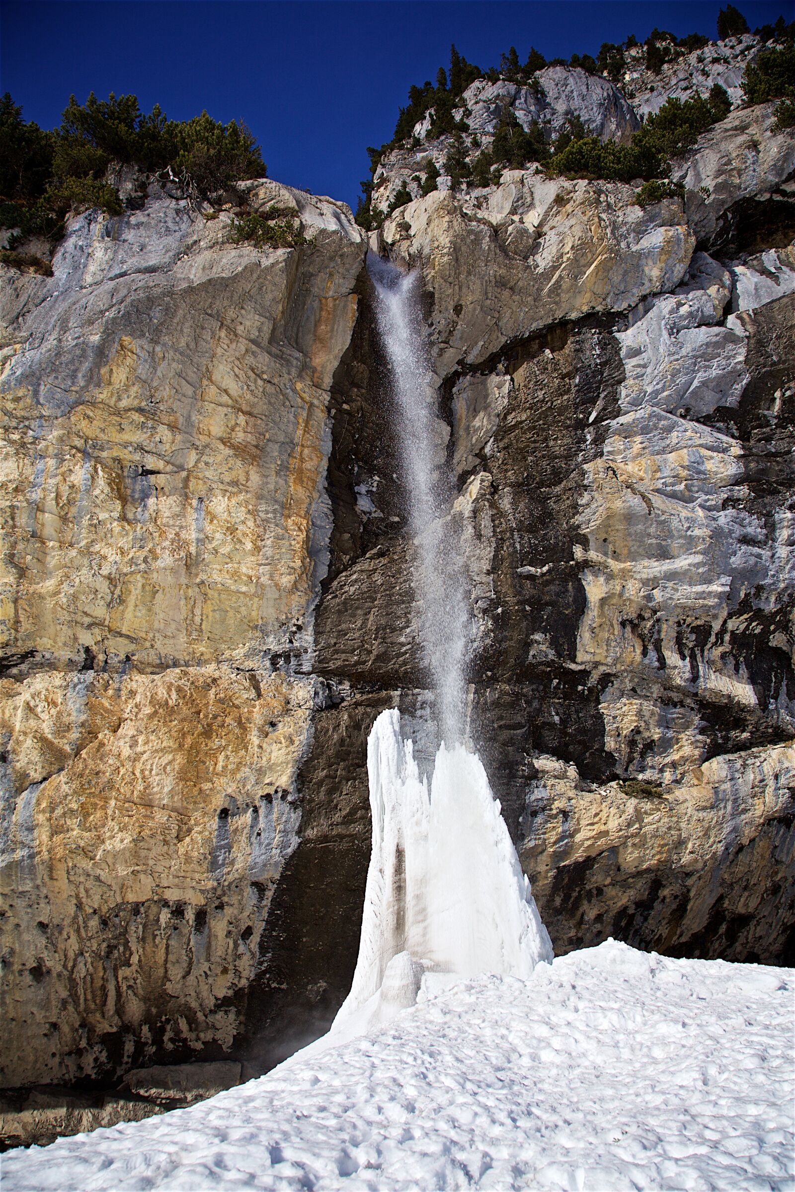 Canon EOS 5D Mark II sample photo. Switzerland, alpine, waterfall photography