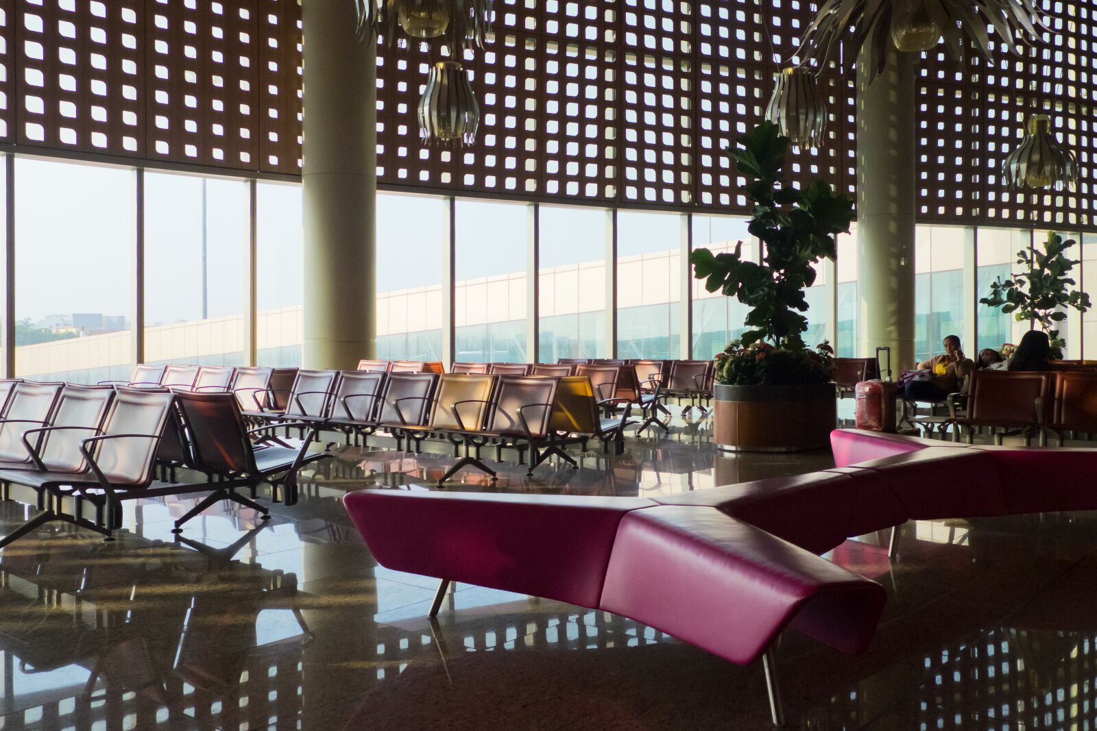 Fujifilm X-E2 sample photo. Chairs, sofas, airport photography
