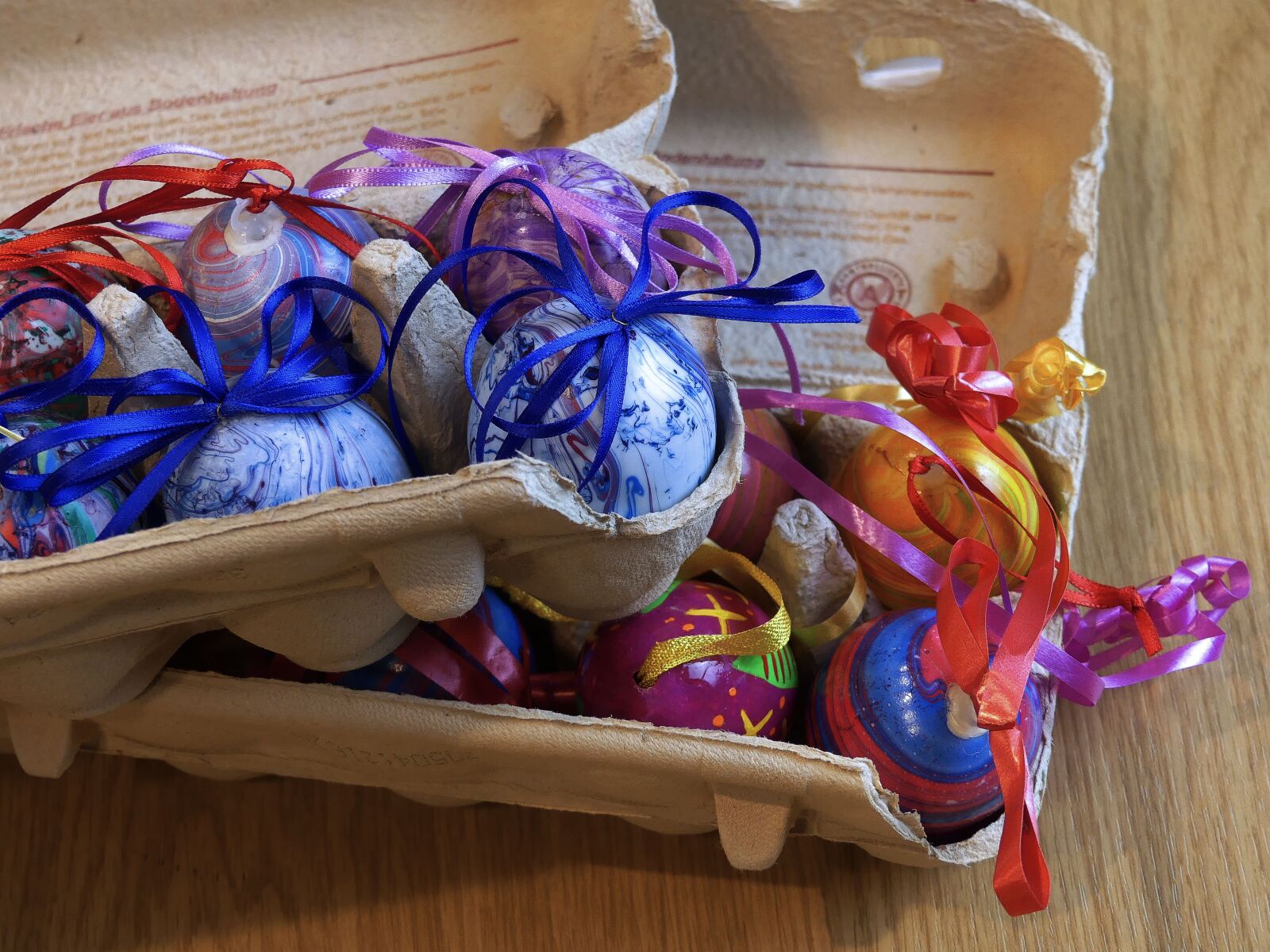 Panasonic Lumix DMC-FZ300 sample photo. Egg carton, egg, close photography