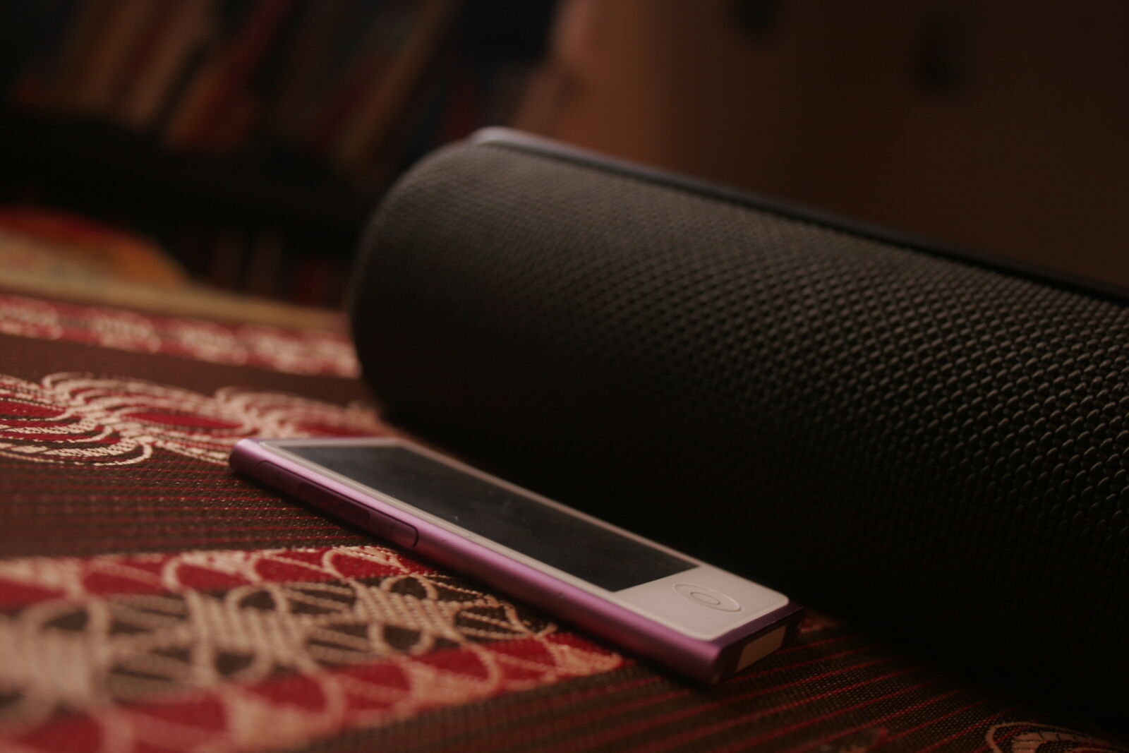 Canon EOS 20D sample photo. Ipod, ipod, nano, mp3 photography