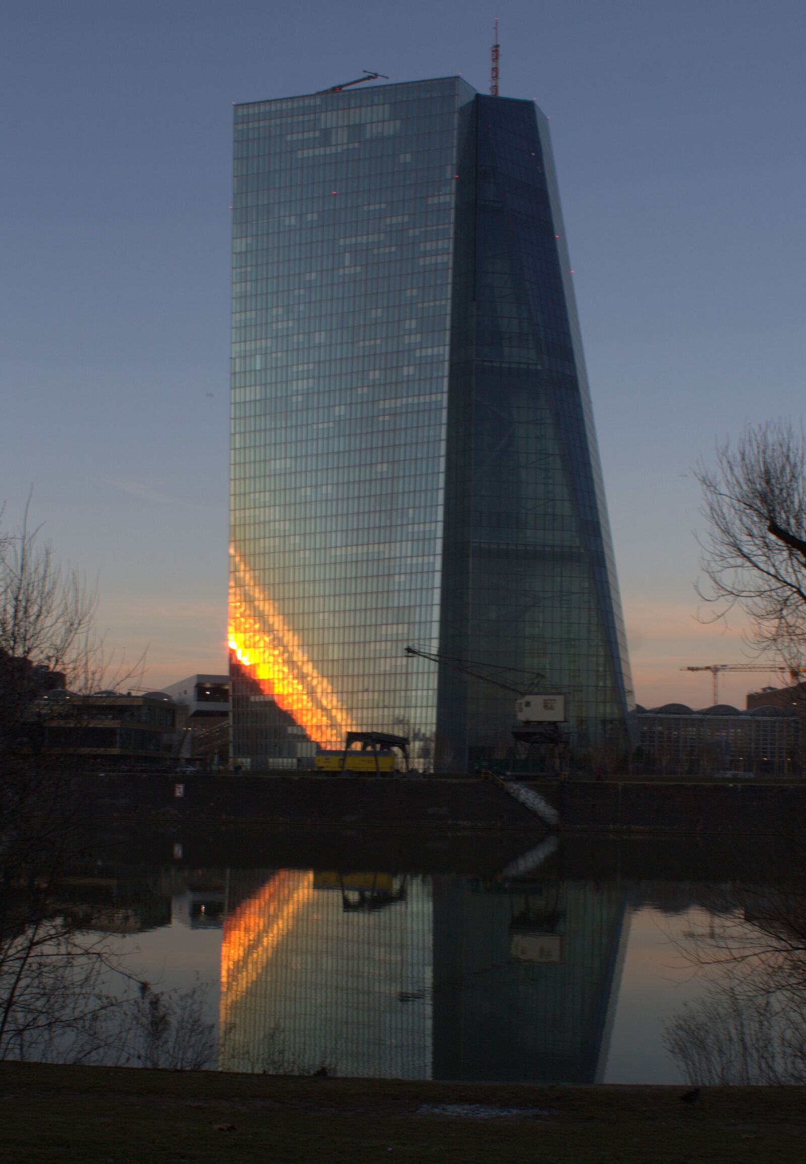 Canon EOS 1100D (EOS Rebel T3 / EOS Kiss X50) sample photo. Skline, frankfurt, tower photography
