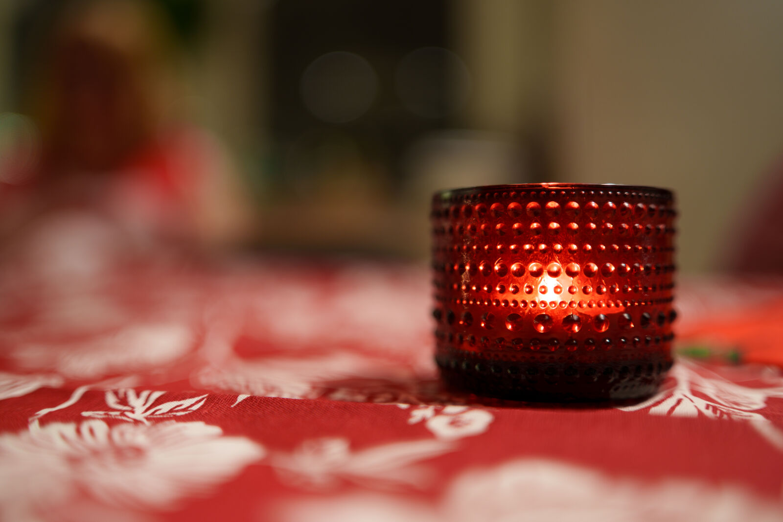 Samyang AF 35mm F1.4 P sample photo. Candle on the table photography