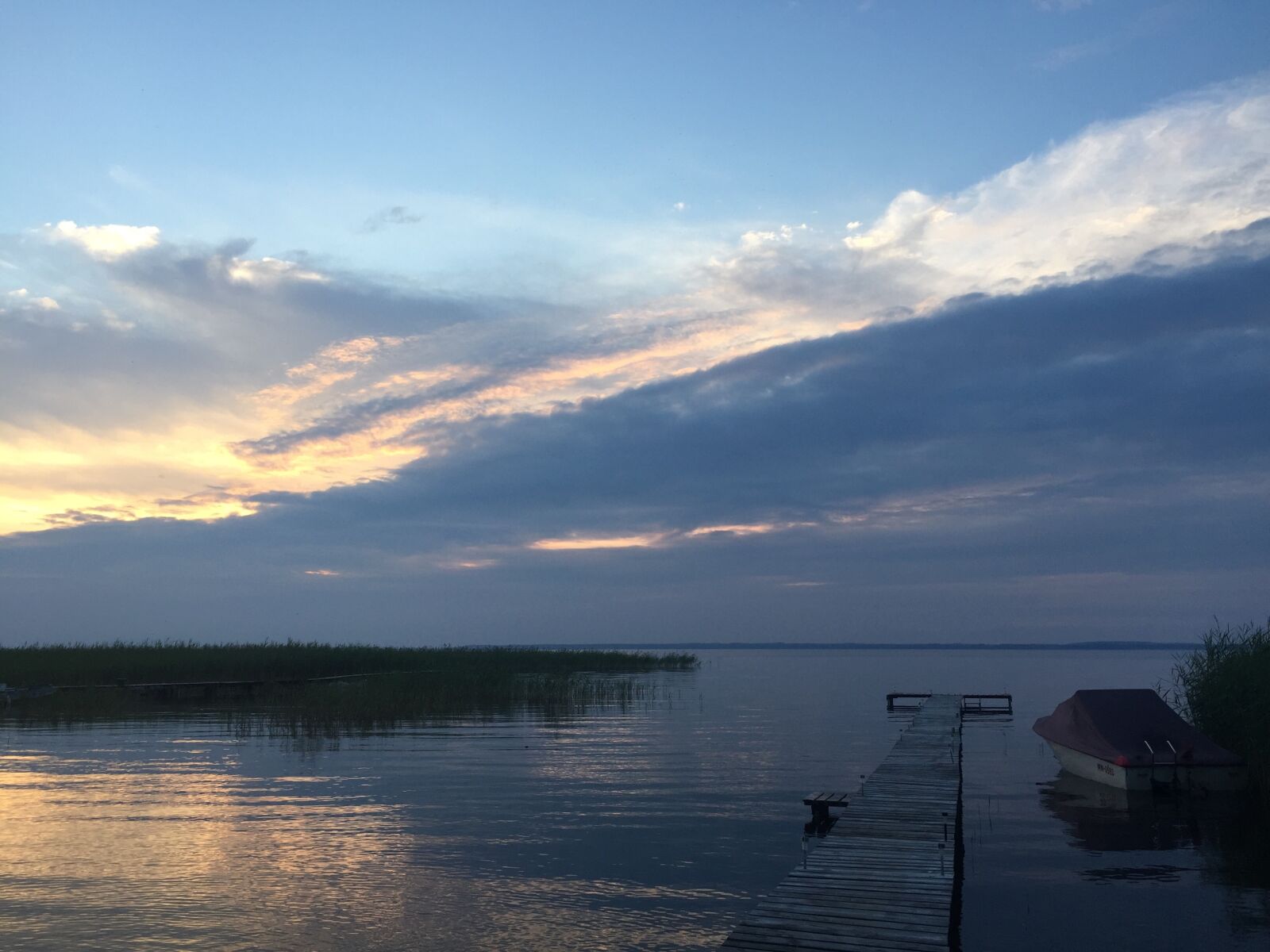 iPhone 6 back camera 4.15mm f/2.2 sample photo. Empty, evening, sky, lake photography