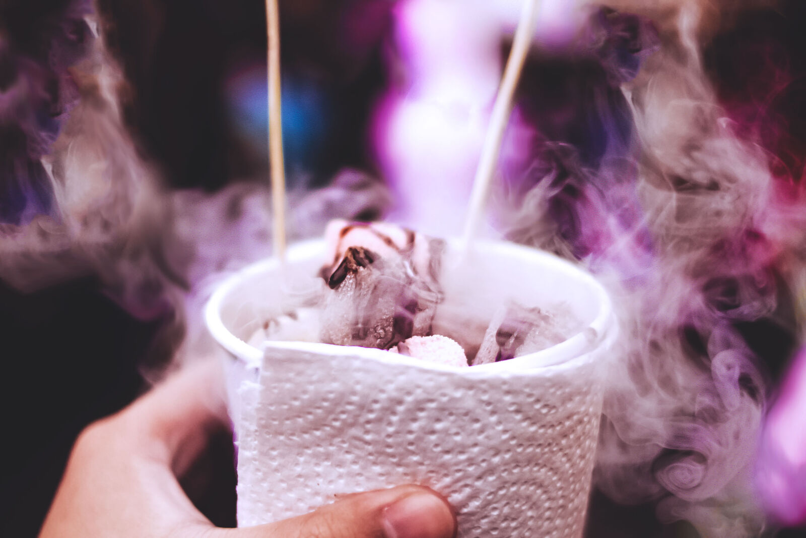Canon EOS 7D sample photo. Cold, marshmallows, in, cup photography