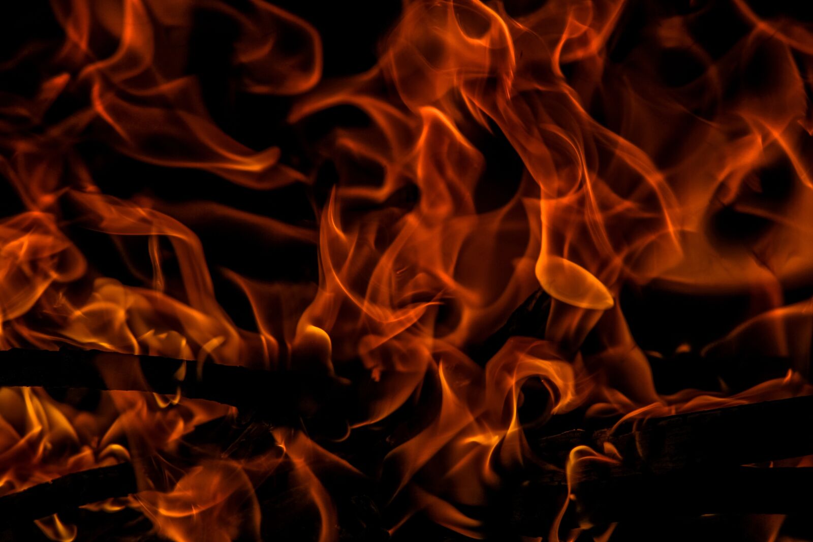 Canon EOS 550D (EOS Rebel T2i / EOS Kiss X4) sample photo. Fire, flame, flames photography