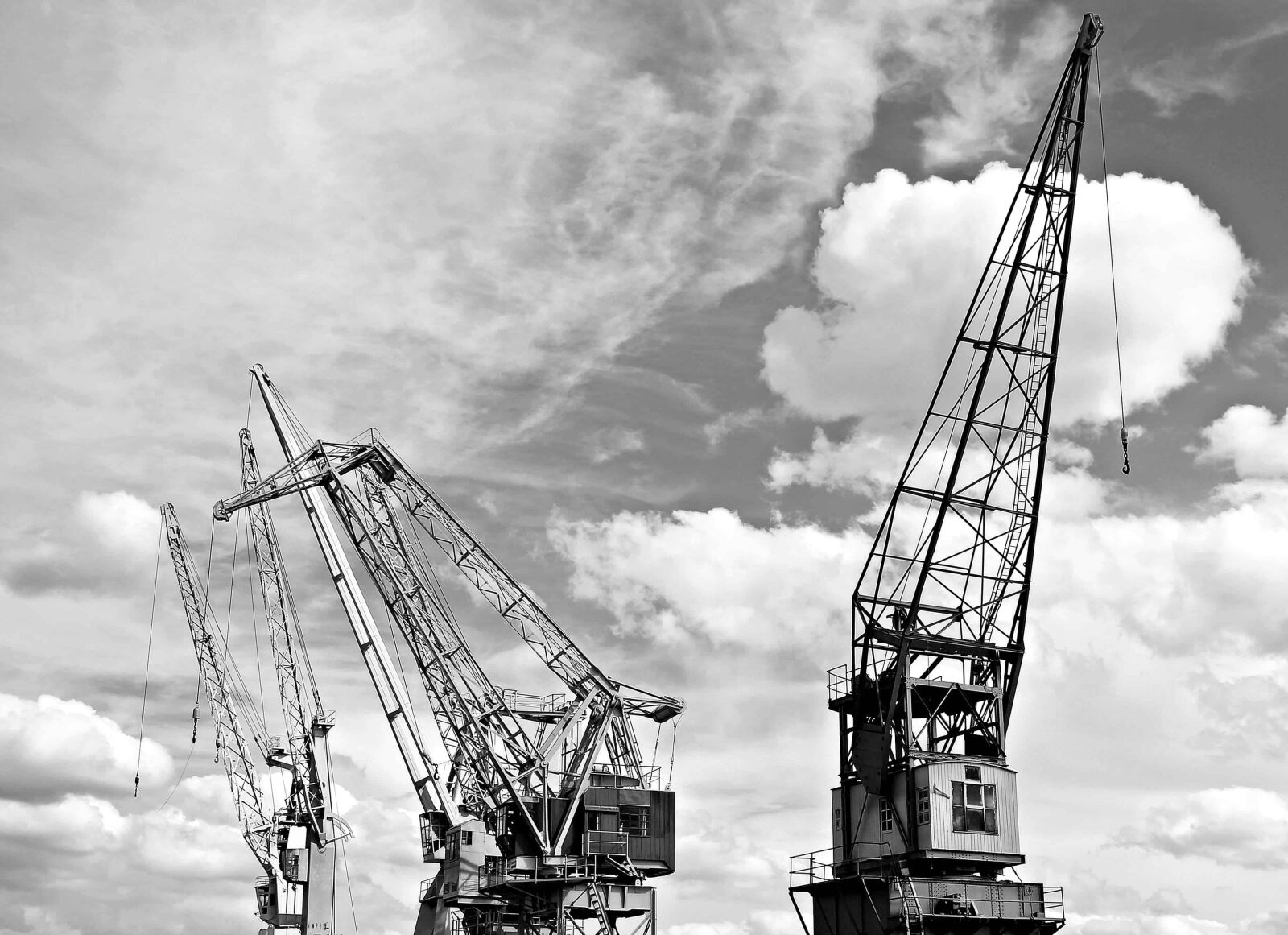 Canon EOS 550D (EOS Rebel T2i / EOS Kiss X4) sample photo. Machine, crane, vehicle, industry photography