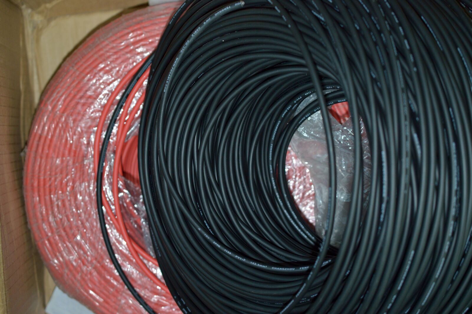 Nikon D3200 sample photo. Roll, mc4, wire photography