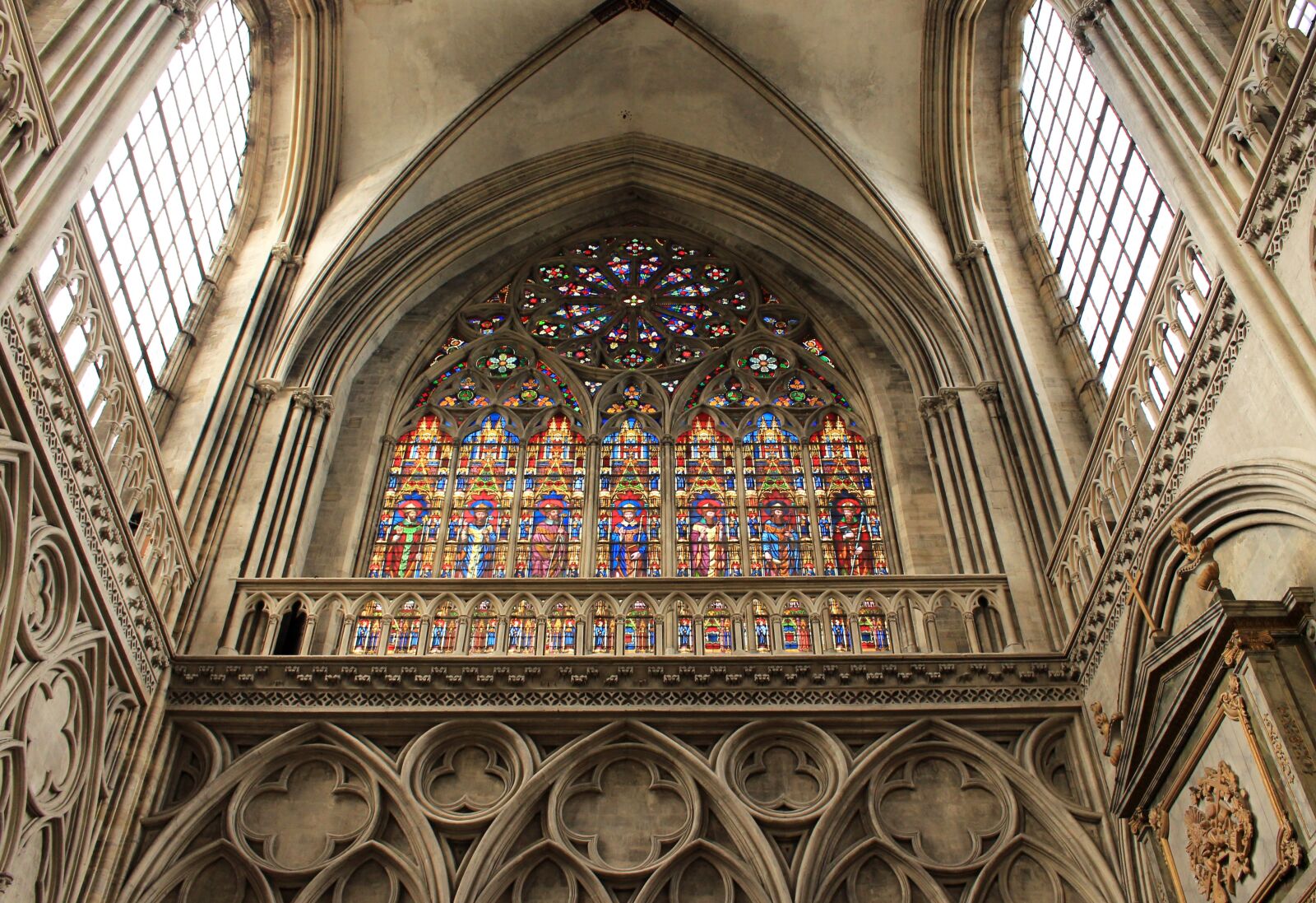 Canon EOS 700D (EOS Rebel T5i / EOS Kiss X7i) sample photo. Cathedral, stained glass window photography