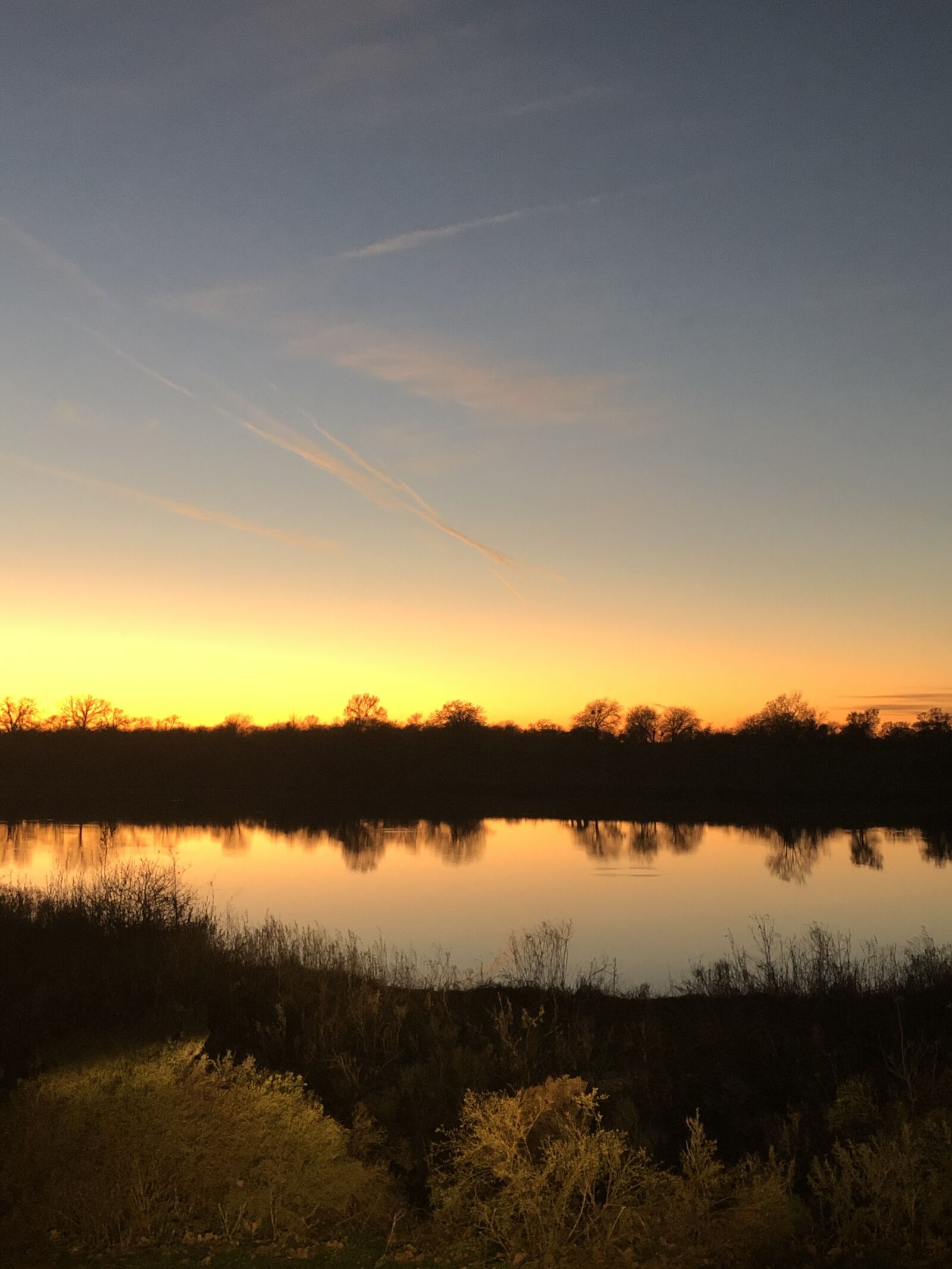 iPhone X back dual camera 4mm f/1.8 sample photo. Sunset, lake, landscape photography